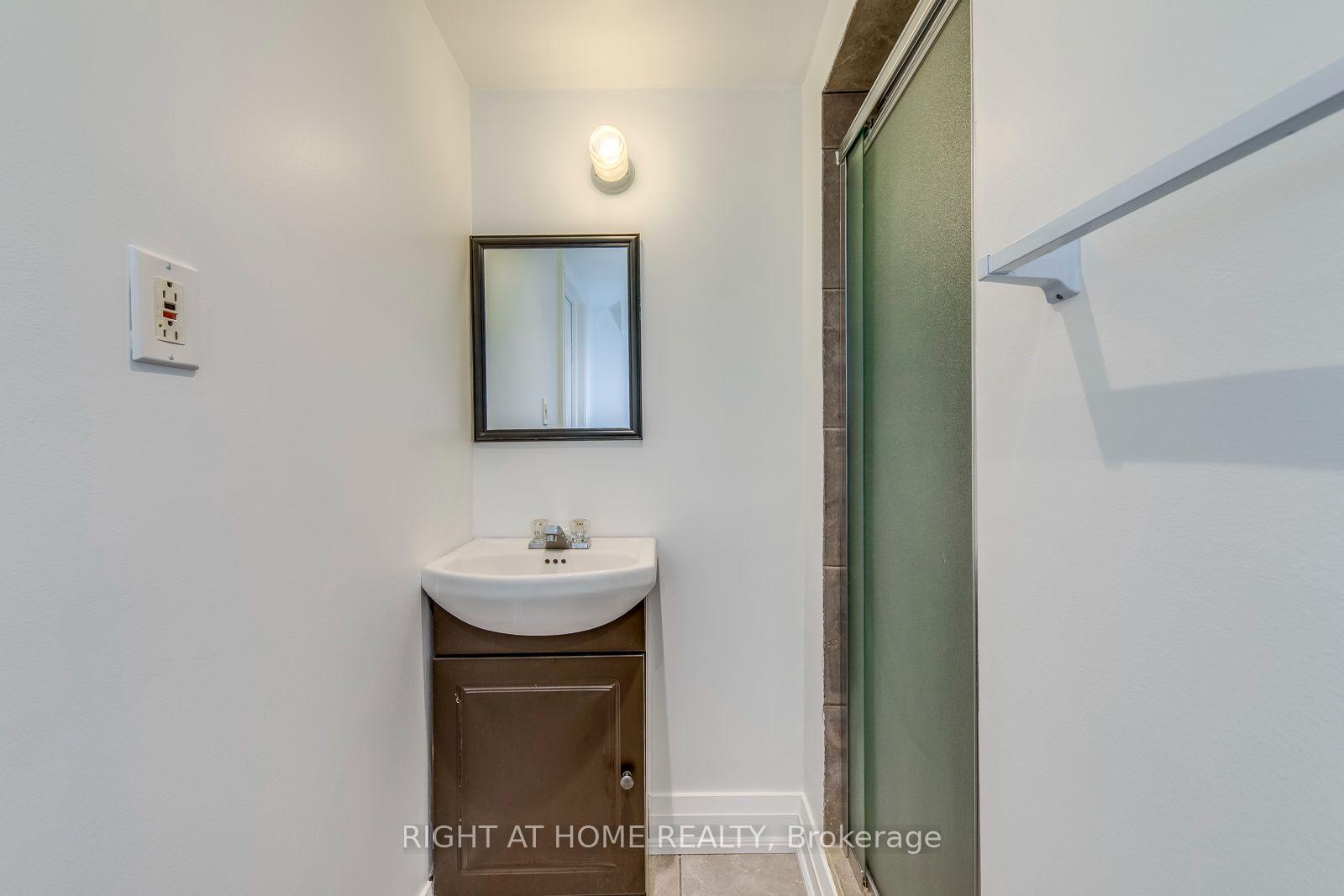 Photo 37 of 30 Penwick Crescent, Richmond Hill, North Richvale — HOMEH
