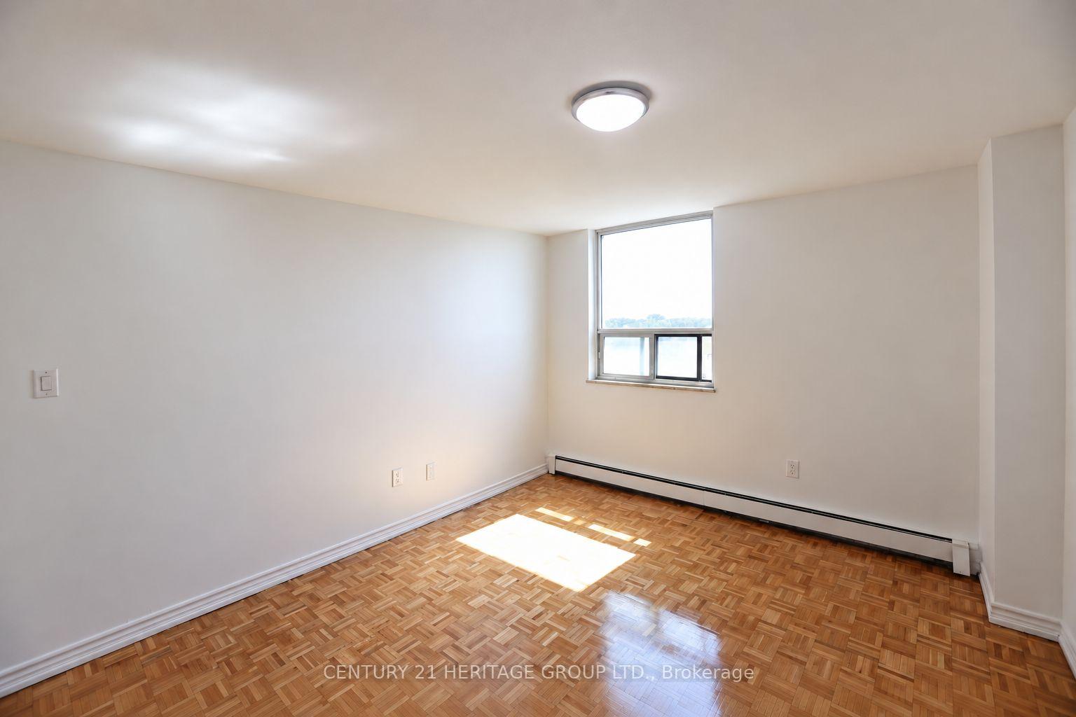Photo 3 of Unit 702, 41 Garfella Drive, Etobicoke, Mount Olive-Silverstone-Jamestown — HOMEH