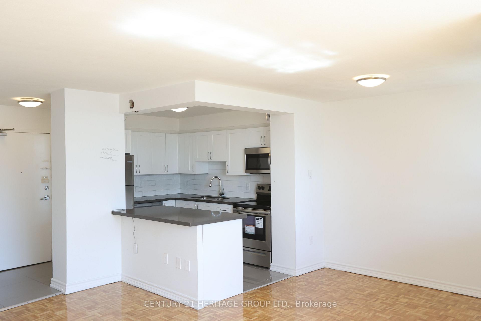 Photo 8 of Unit 702, 41 Garfella Drive, Etobicoke, Mount Olive-Silverstone-Jamestown — HOMEH