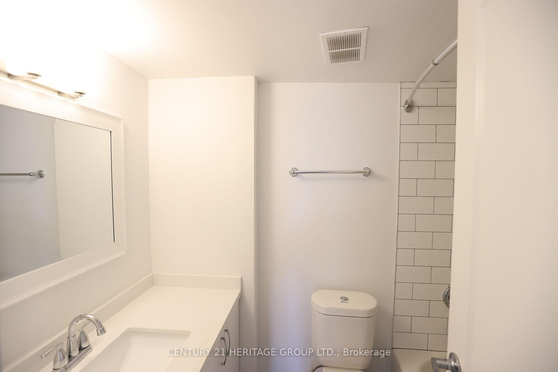 Photo 10 of Unit 702, 41 Garfella Drive, Etobicoke, Mount Olive-Silverstone-Jamestown — HOMEH