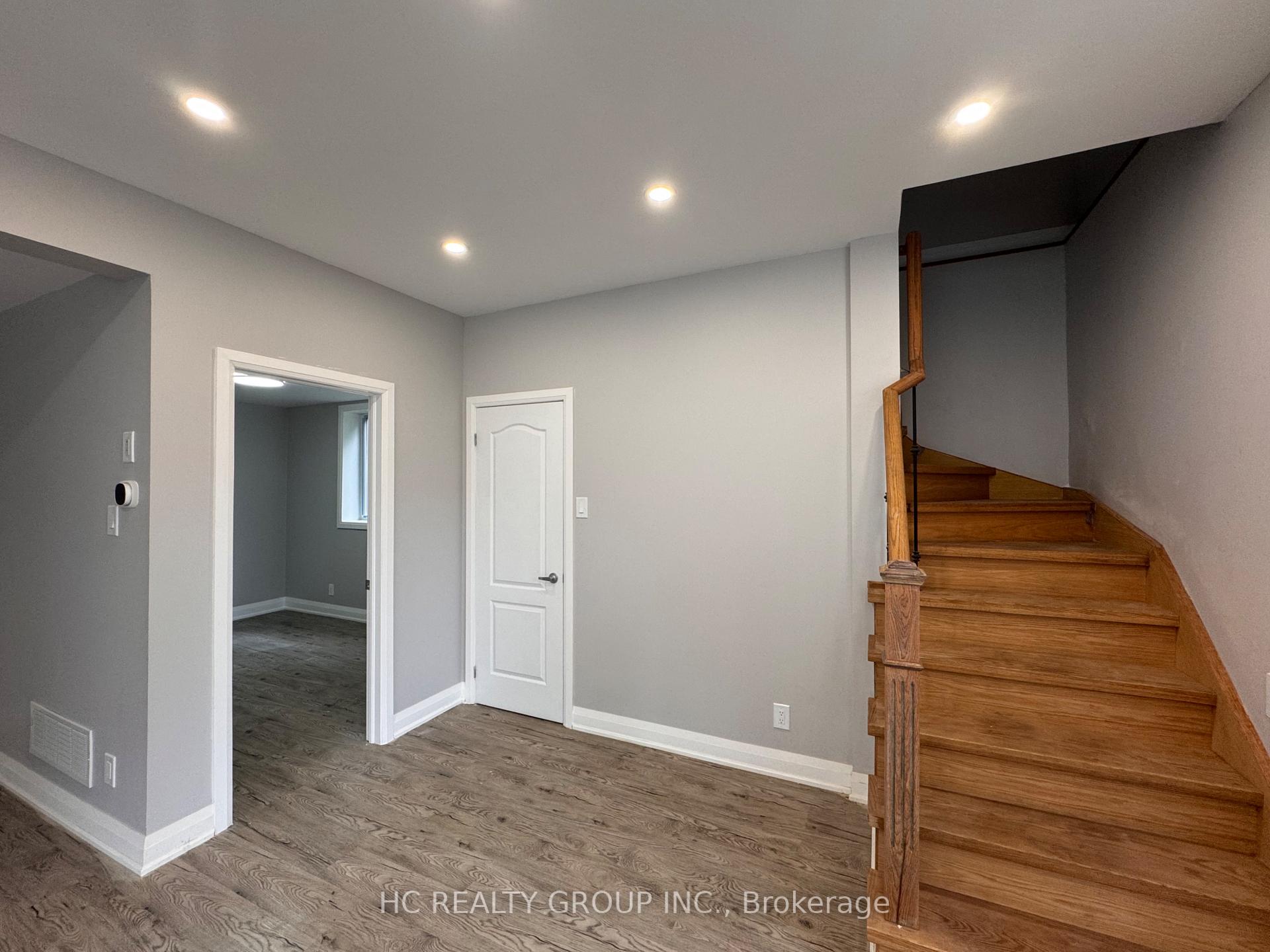 Photo 6 of 32 B King Richard Court, Markham, Bullock — HOMEH