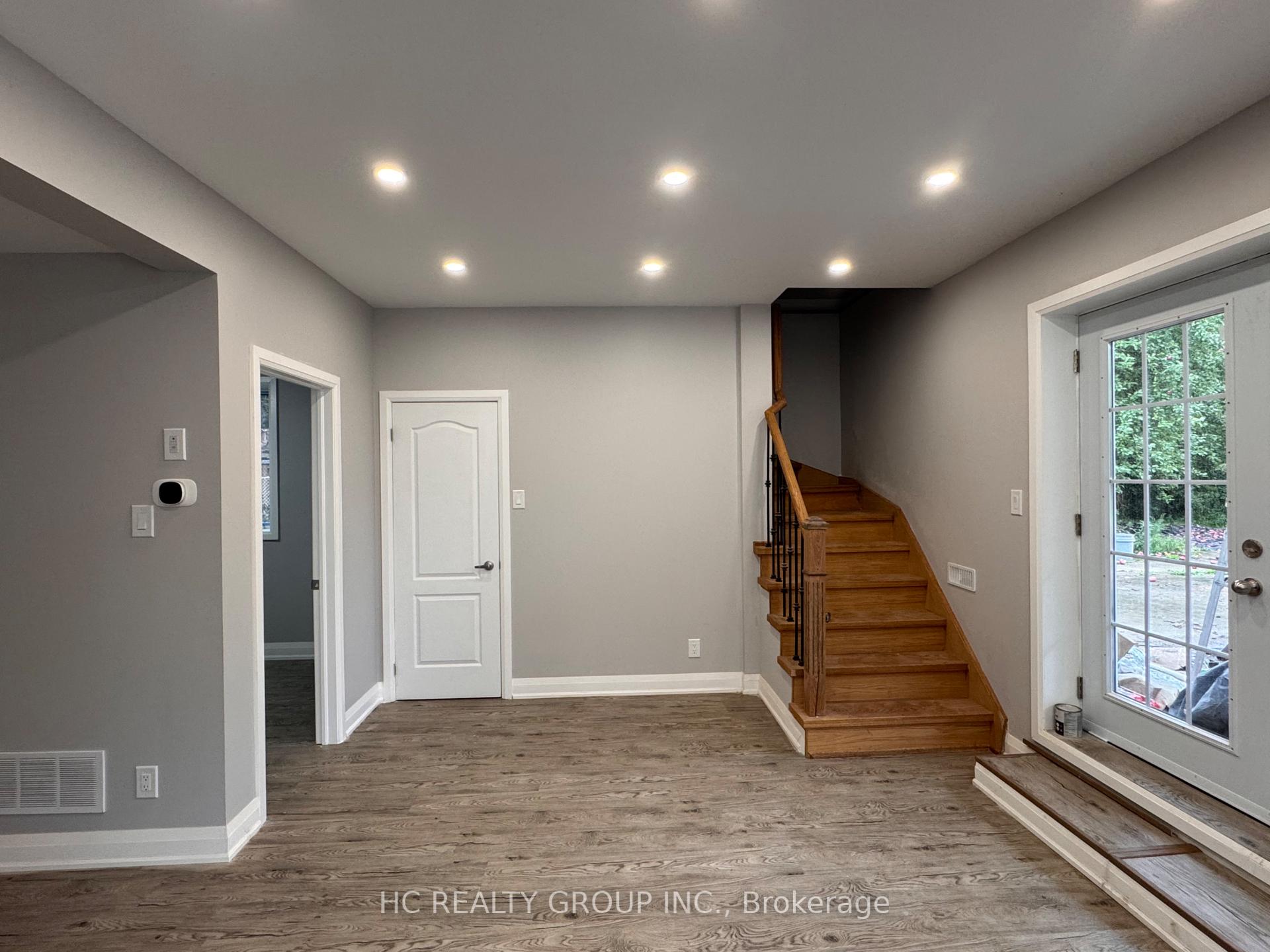 Photo 7 of 32 B King Richard Court, Markham, Bullock — HOMEH