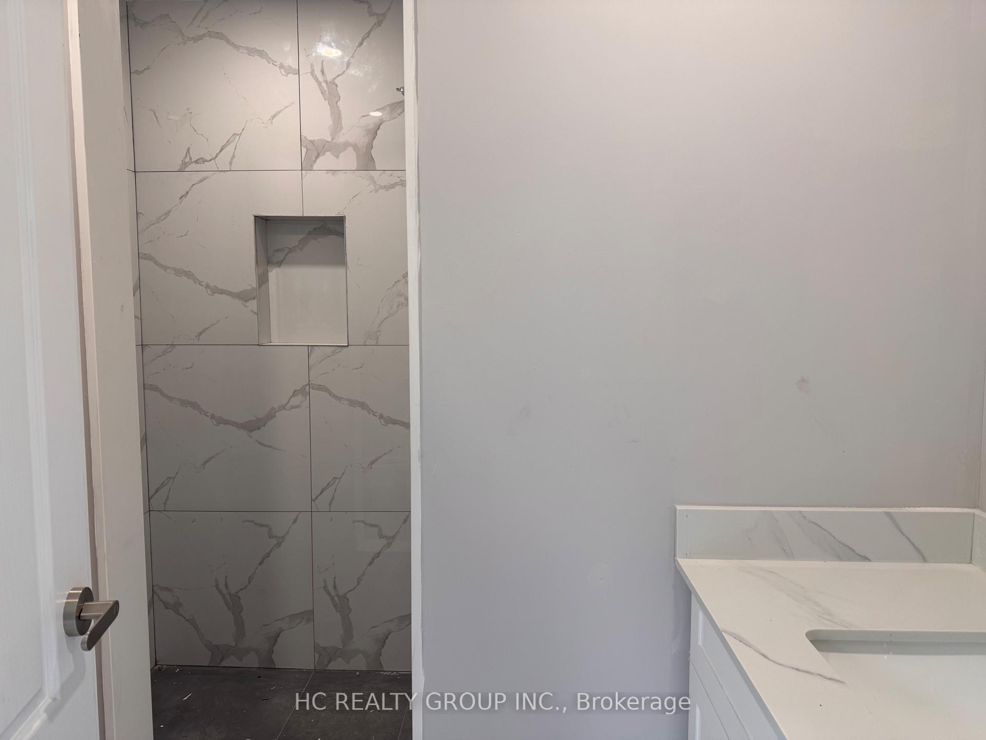 Photo 13 of 32 B King Richard Court, Markham, Bullock — HOMEH