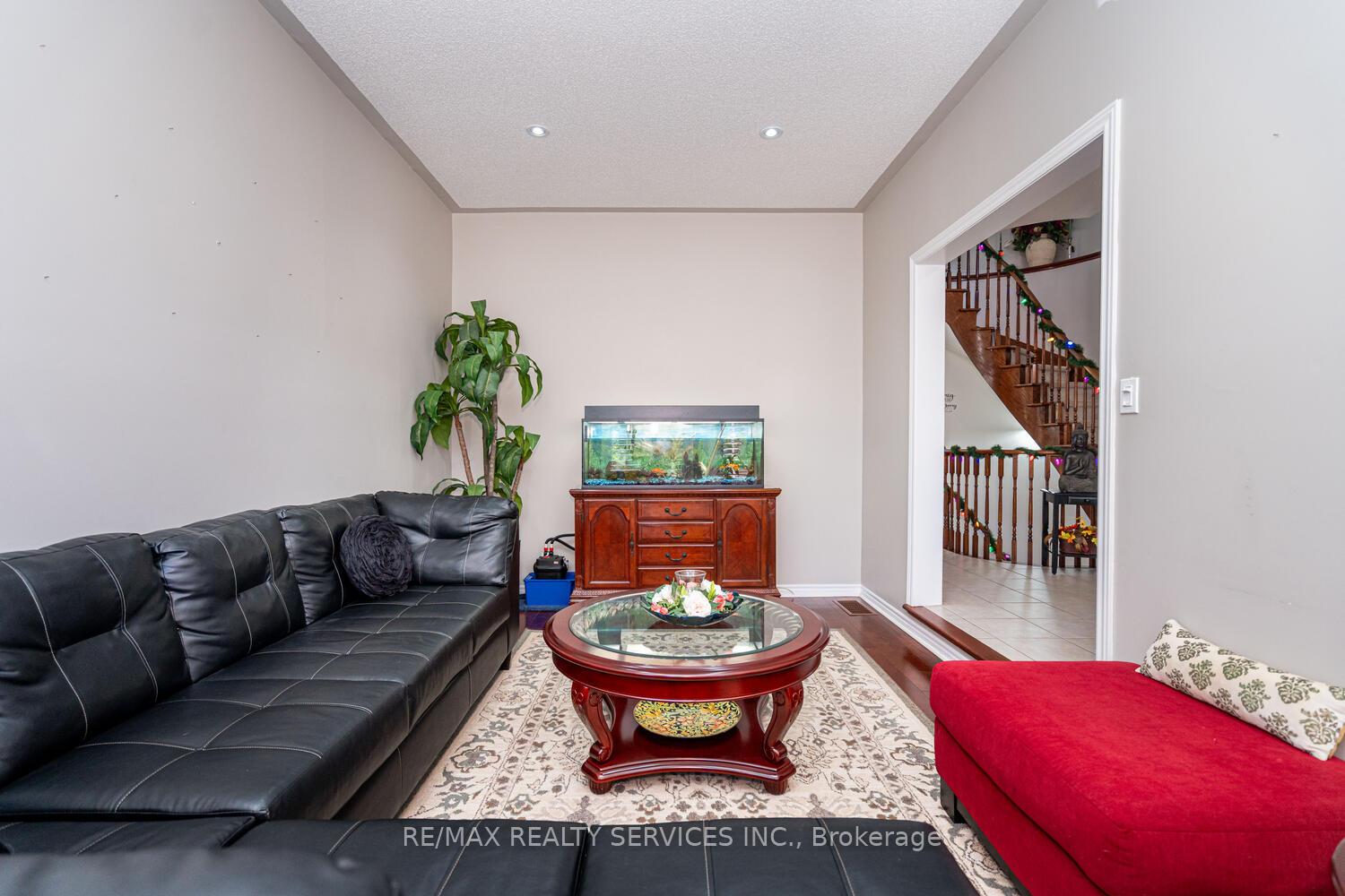 Photo 9 of 22 Sovereign's Gate, Barrie, Painswick South — HOMEH