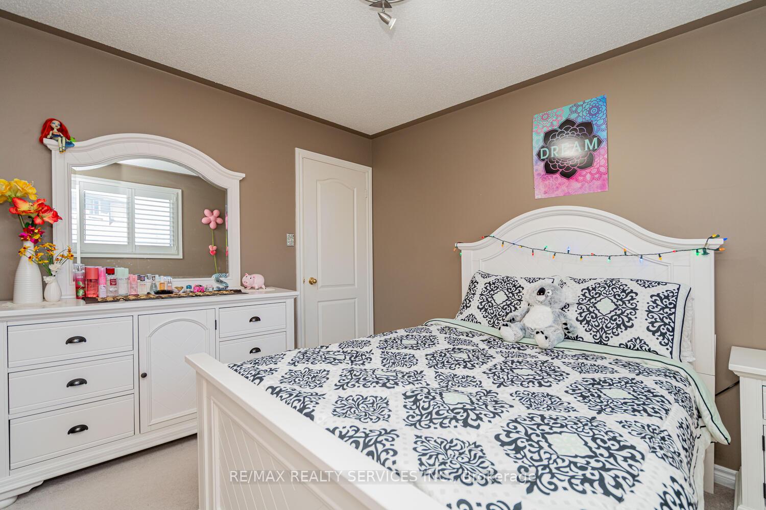 Photo 37 of 22 Sovereign's Gate, Barrie, Painswick South — HOMEH