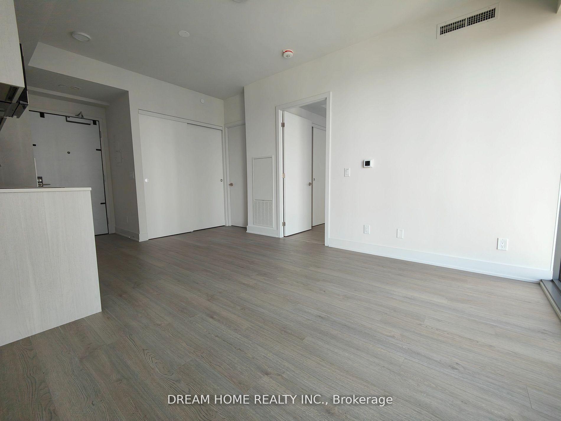 Photo 6 of Unit 3708, 8 Cumberland Street, Toronto, The Annex — HOMEH