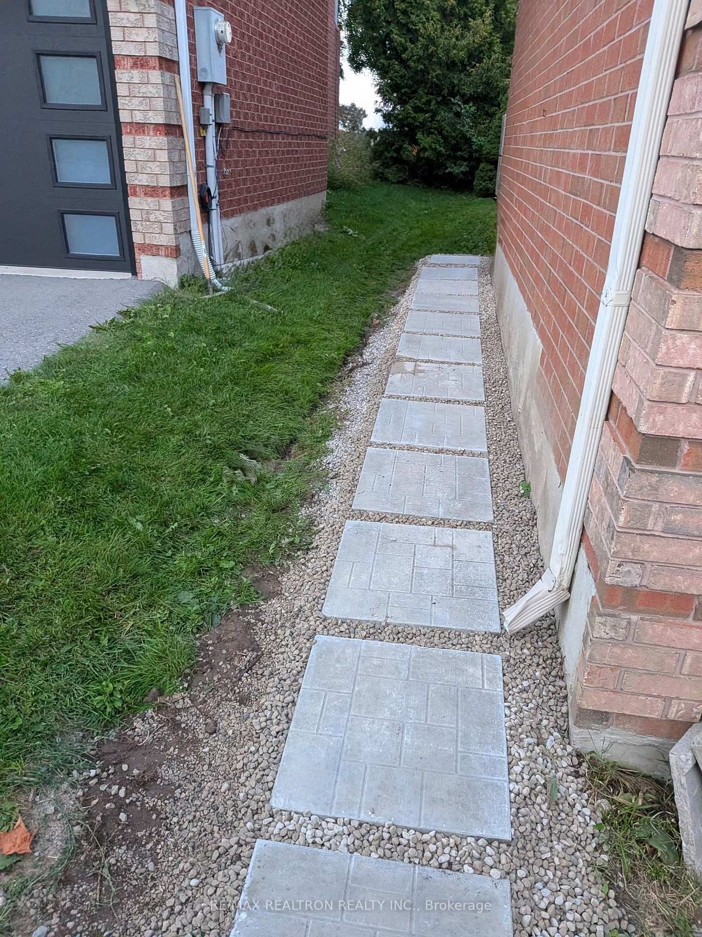 Photo 11 of 95 Tulip Street, Georgina, Keswick North — HOMEH