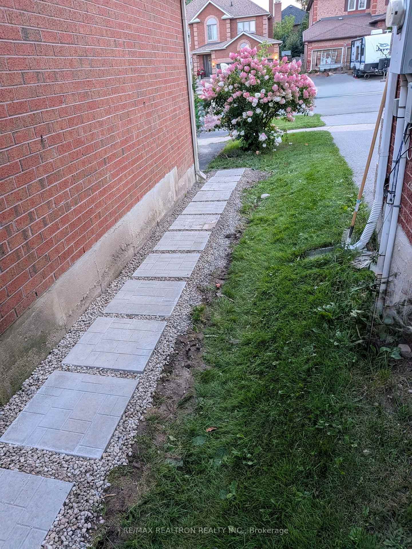 Photo 12 of 95 Tulip Street, Georgina, Keswick North — HOMEH