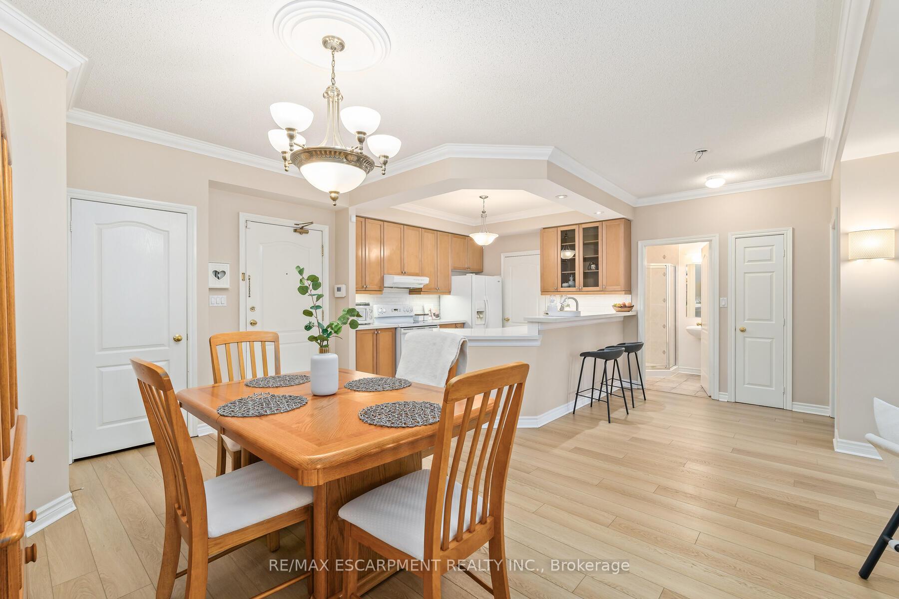 Photo 15 of Unit 116, 3351 Cawthra Road, Mississauga, Applewood — HOMEH