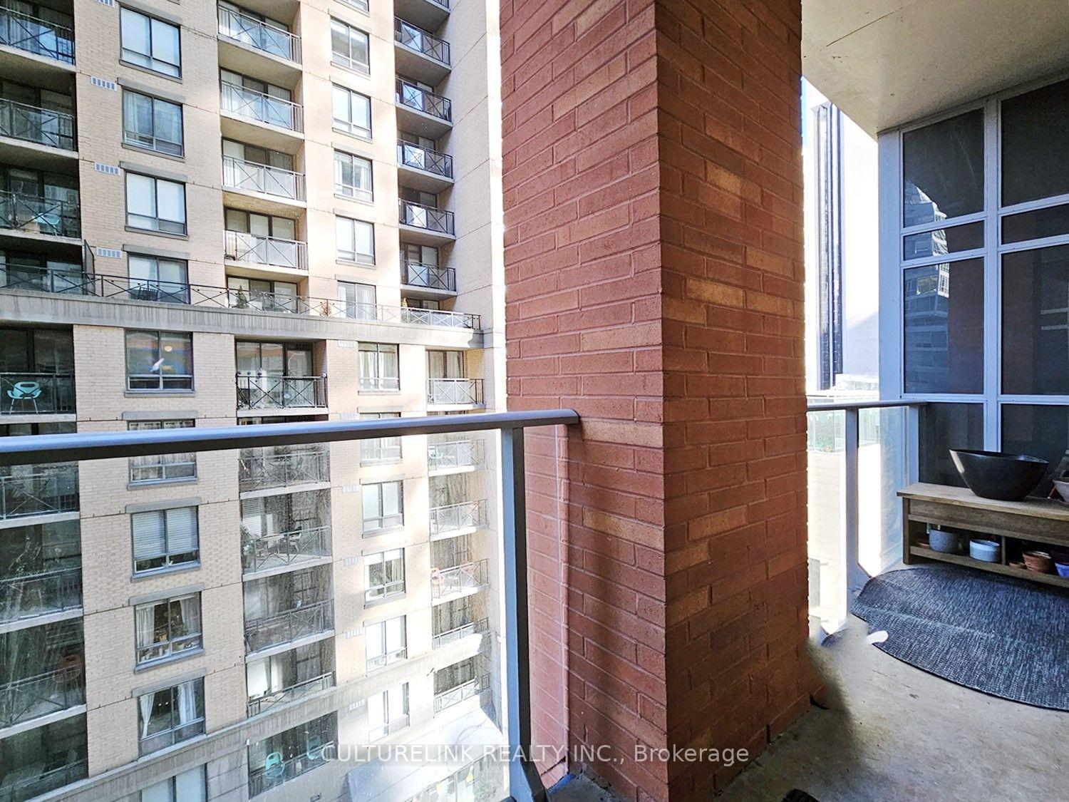 Photo 2 of Unit 707, 126 Simcoe Street, Toronto, Waterfront Communities — HOMEH