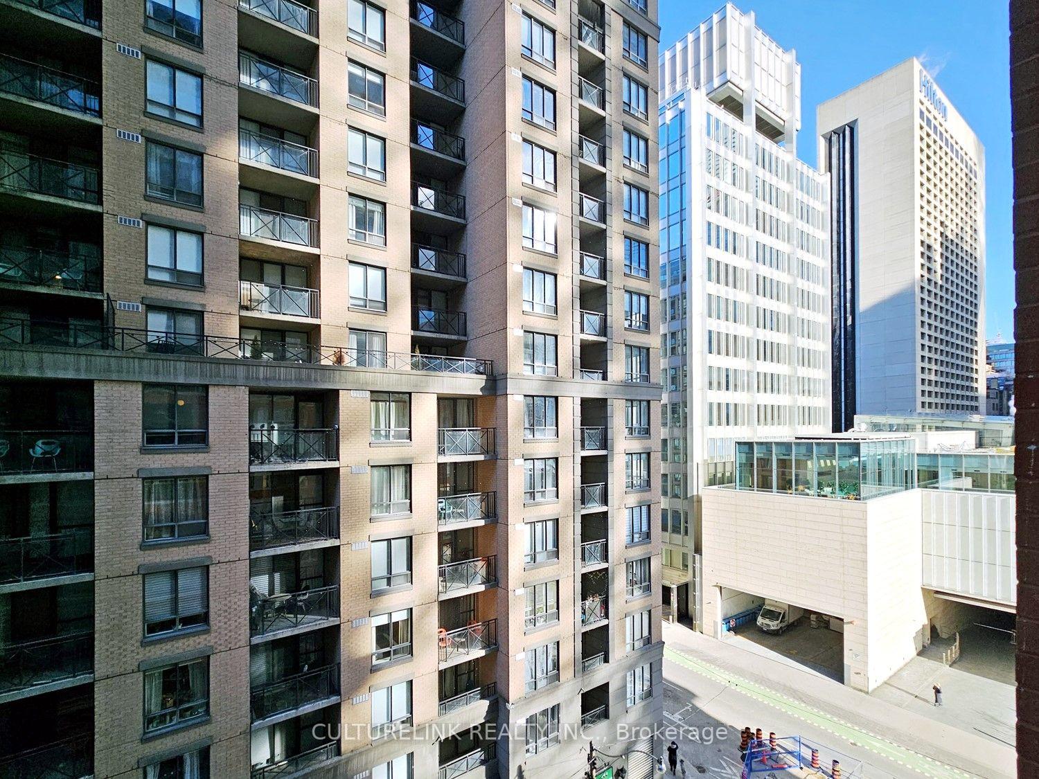 Photo 3 of Unit 707, 126 Simcoe Street, Toronto, Waterfront Communities — HOMEH
