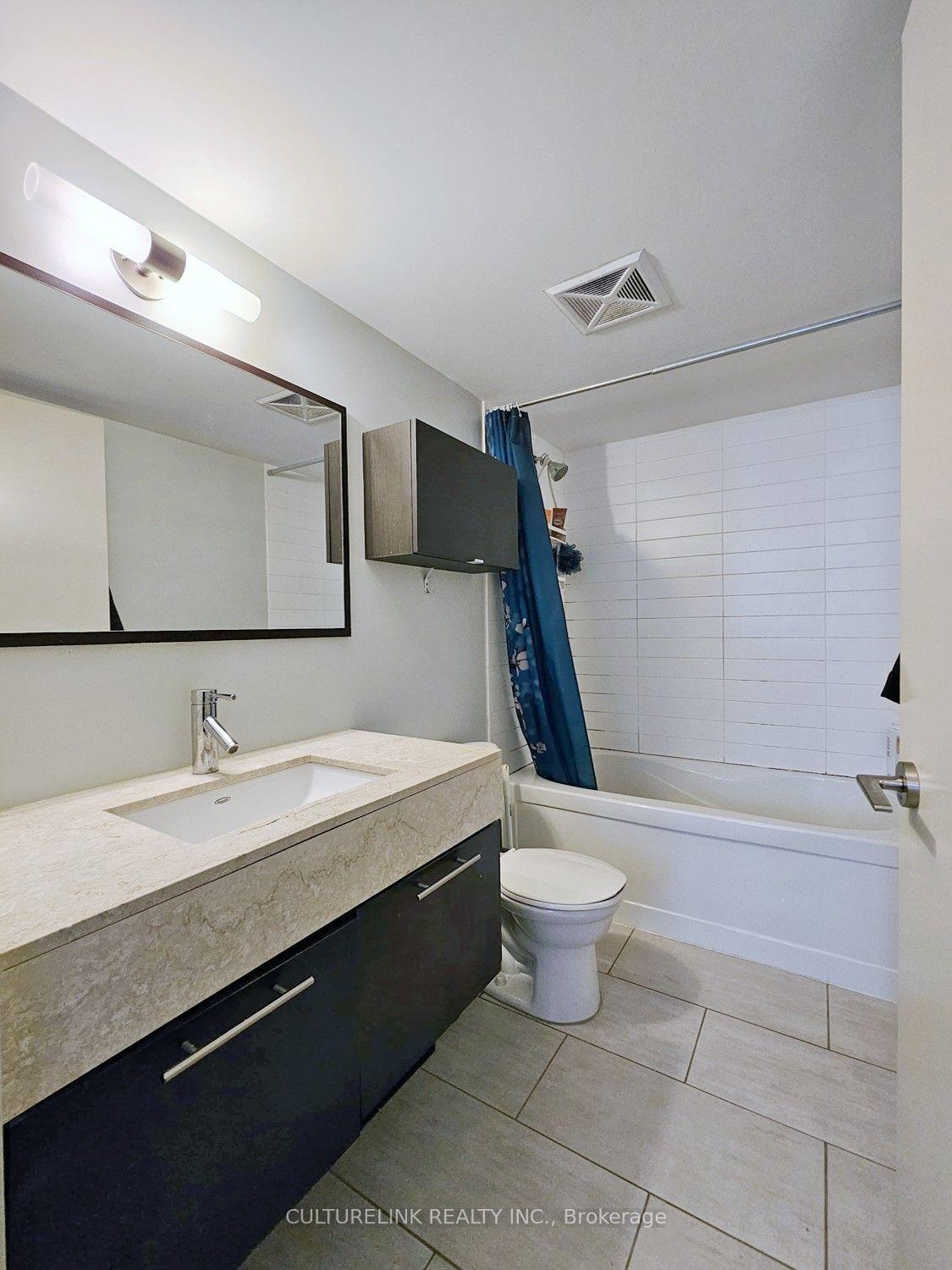Photo 5 of Unit 707, 126 Simcoe Street, Toronto, Waterfront Communities — HOMEH