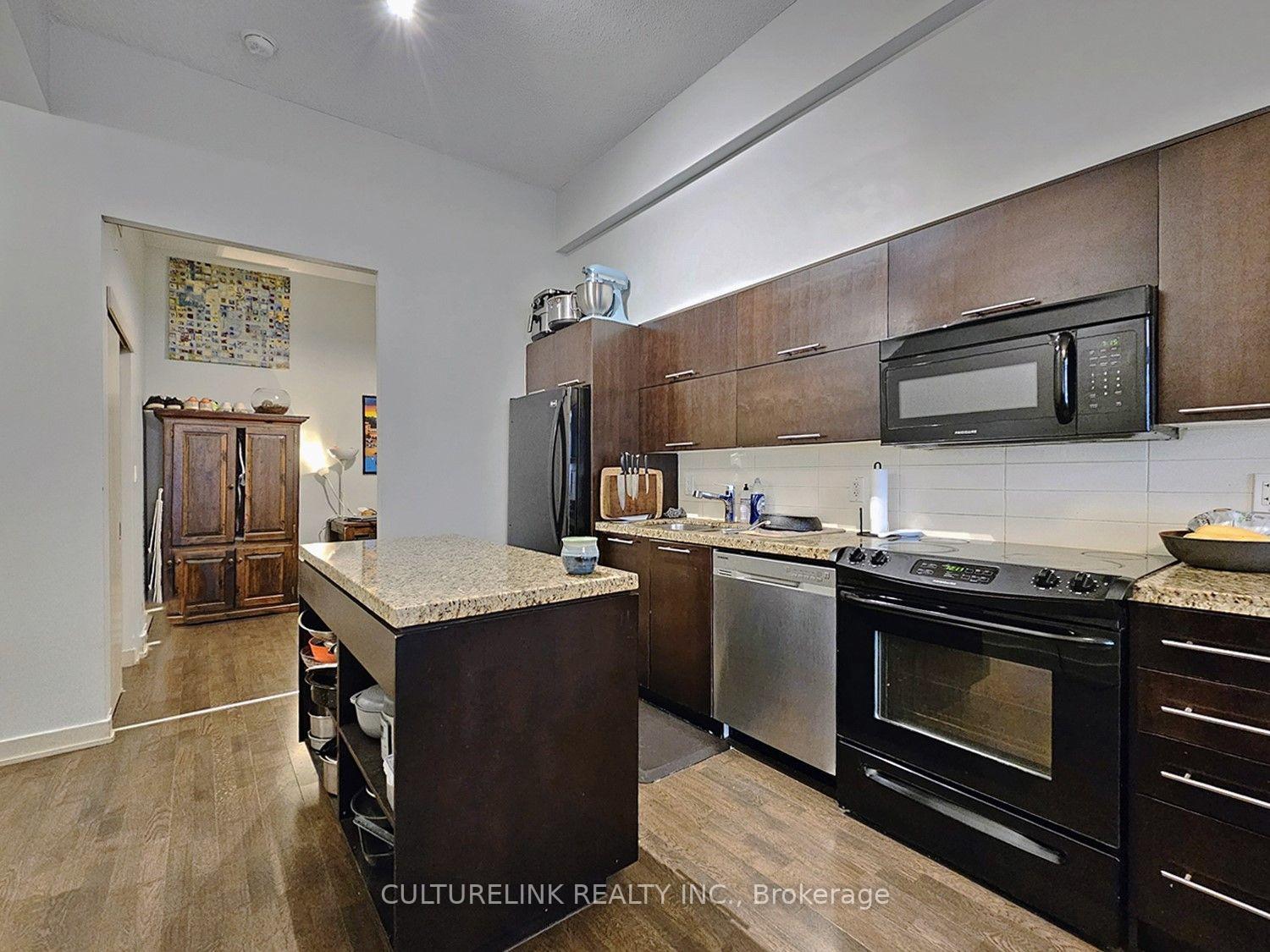 Photo 7 of Unit 707, 126 Simcoe Street, Toronto, Waterfront Communities — HOMEH