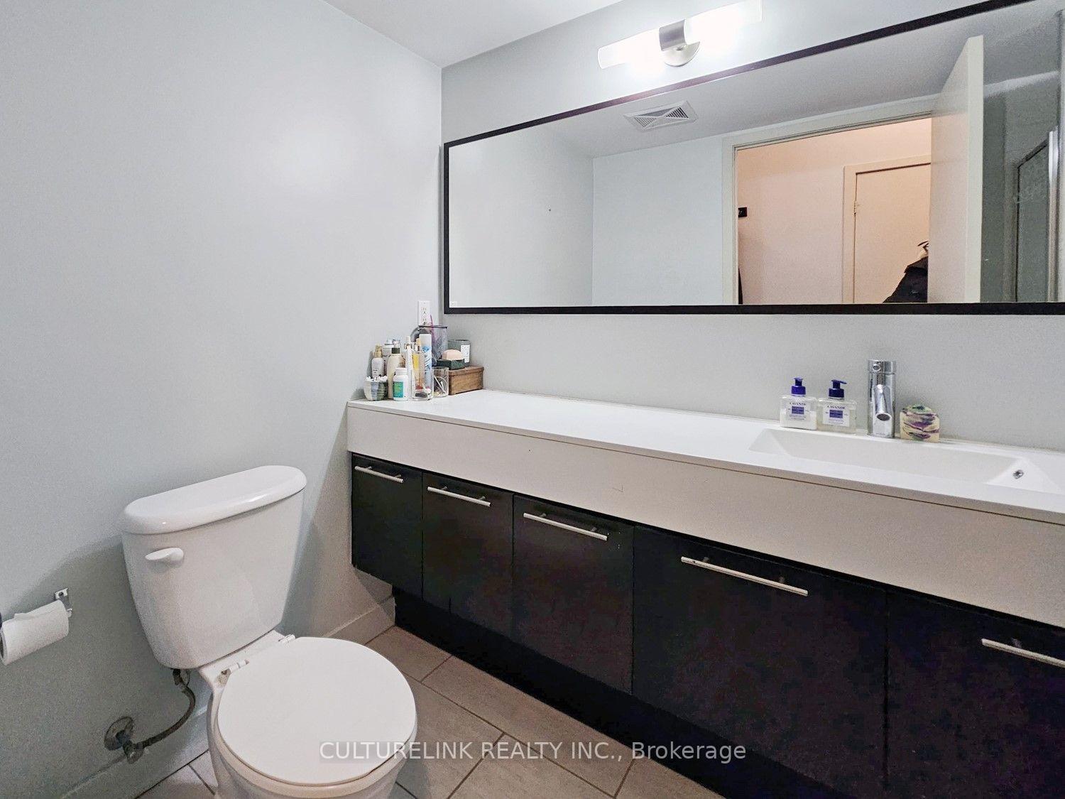 Photo 15 of Unit 707, 126 Simcoe Street, Toronto, Waterfront Communities — HOMEH
