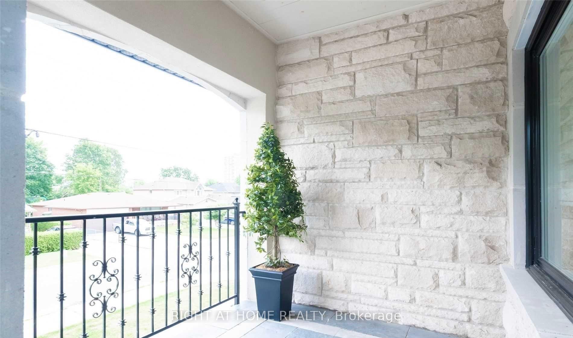 Photo 57 of 53 Eaglewood Boulevard, Mississauga, Mineola — HOMEH
