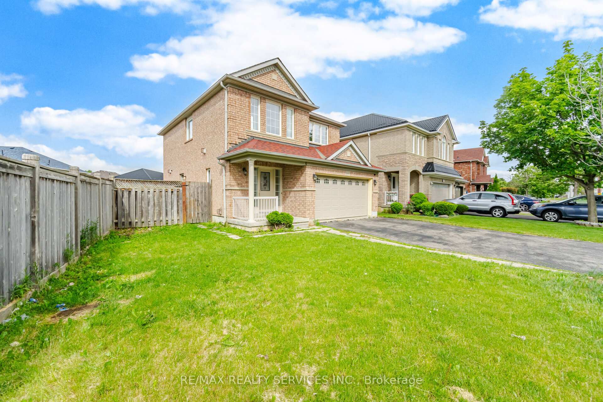 Photo 4 of 249 Sunny Meadow Boulevard, Brampton, Sandringham-Wellington — HOMEH