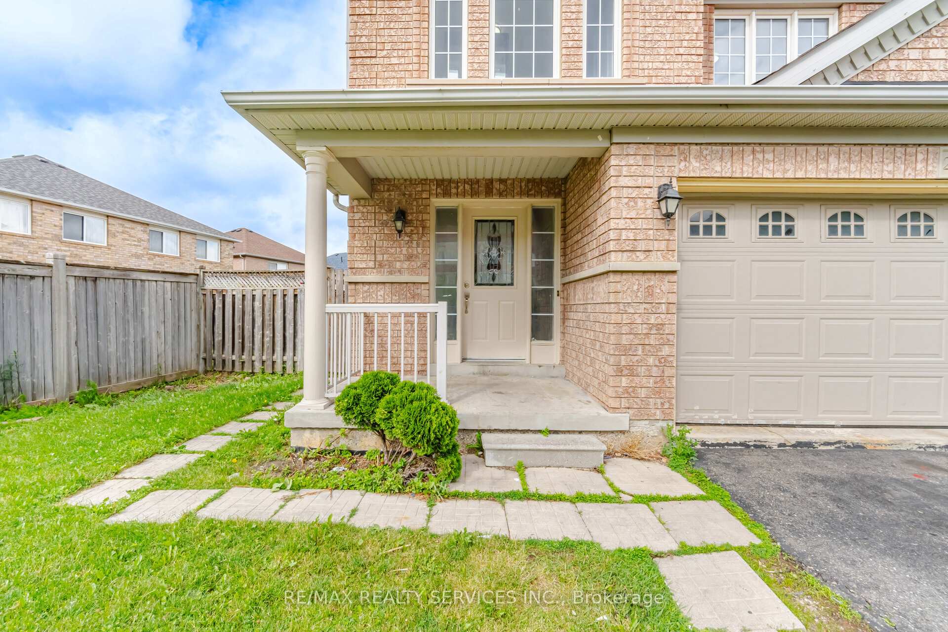 Photo 5 of 249 Sunny Meadow Boulevard, Brampton, Sandringham-Wellington — HOMEH