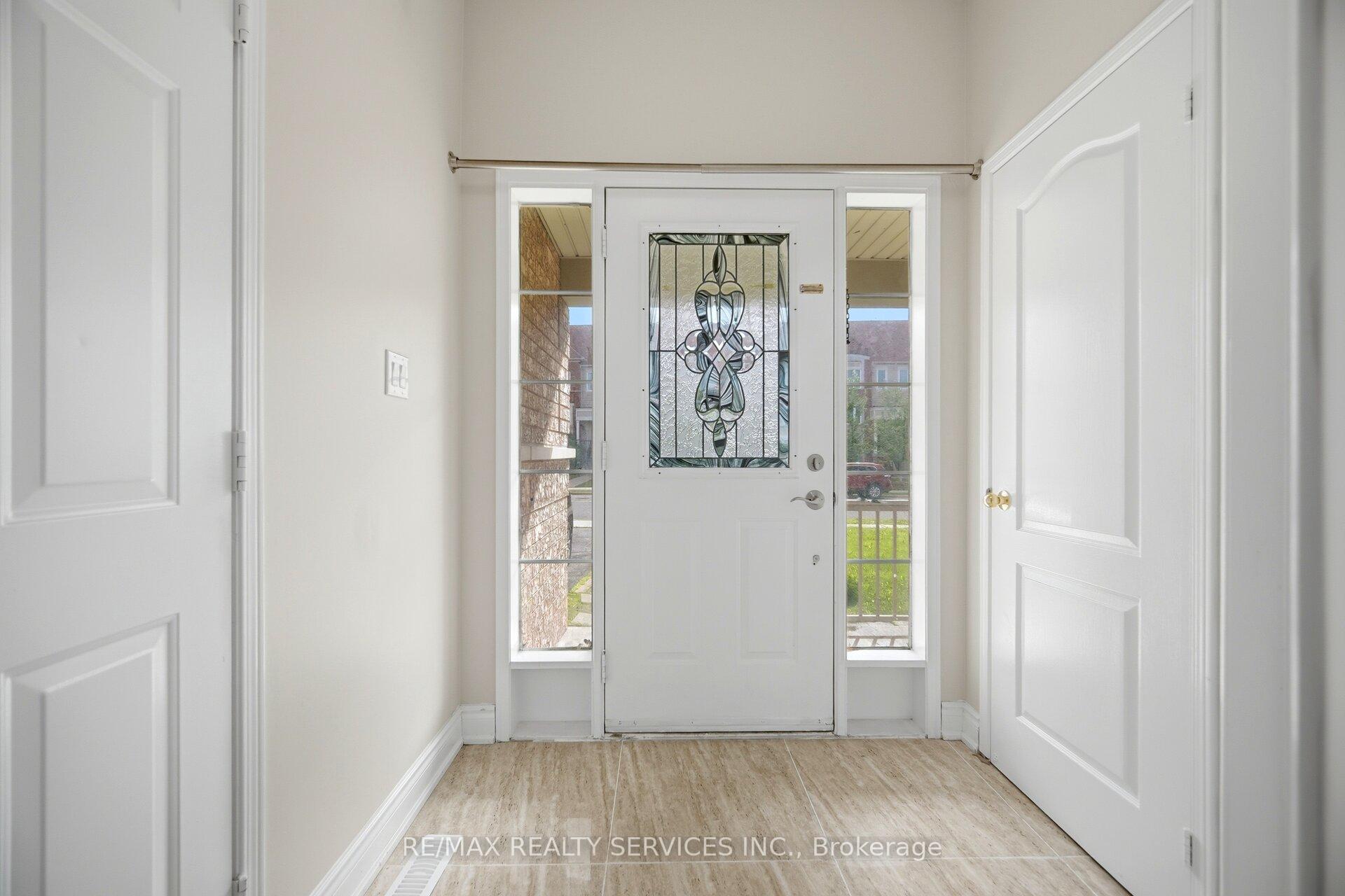 Photo 7 of 249 Sunny Meadow Boulevard, Brampton, Sandringham-Wellington — HOMEH
