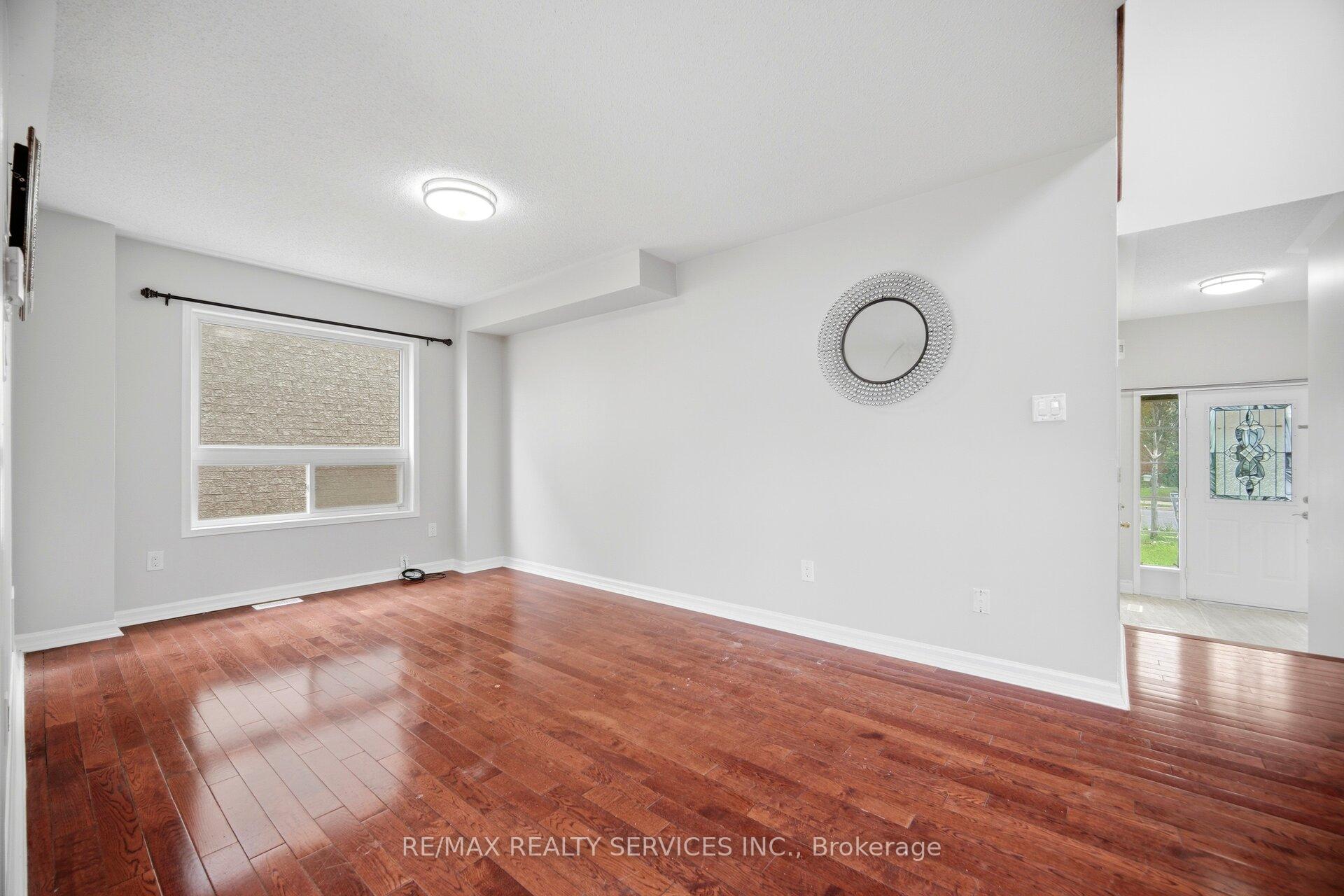 Photo 9 of 249 Sunny Meadow Boulevard, Brampton, Sandringham-Wellington — HOMEH