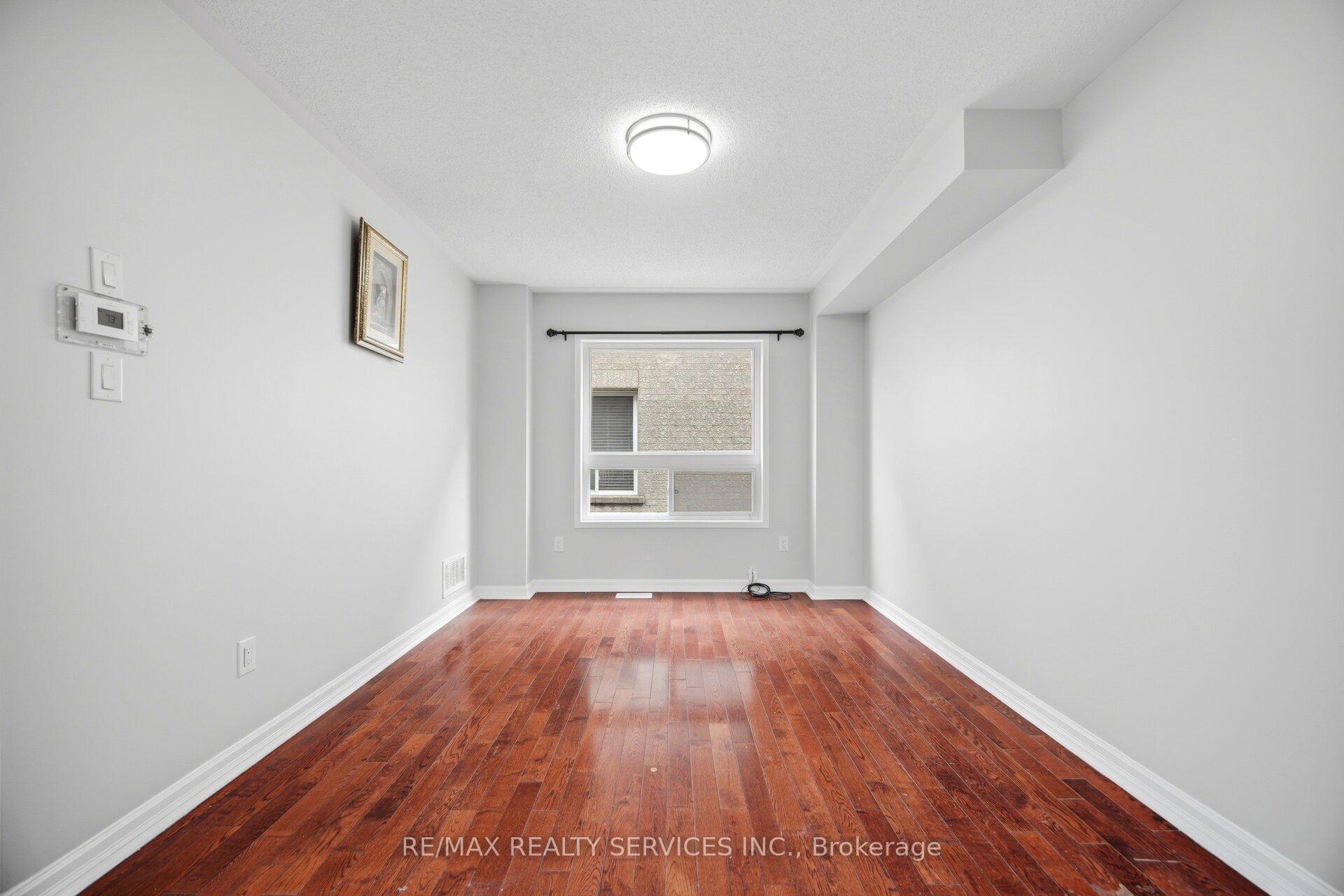 Photo 10 of 249 Sunny Meadow Boulevard, Brampton, Sandringham-Wellington — HOMEH