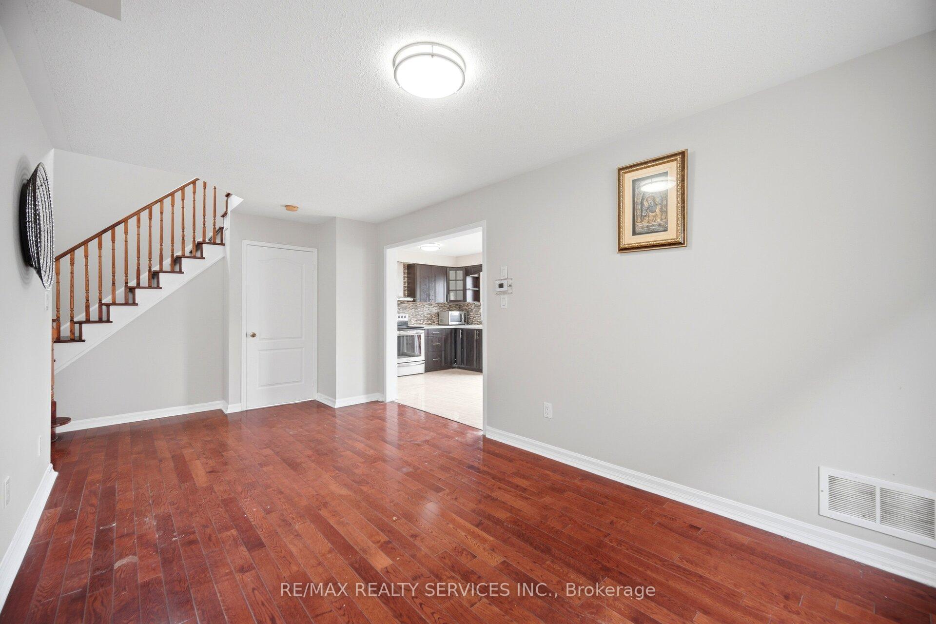Photo 11 of 249 Sunny Meadow Boulevard, Brampton, Sandringham-Wellington — HOMEH
