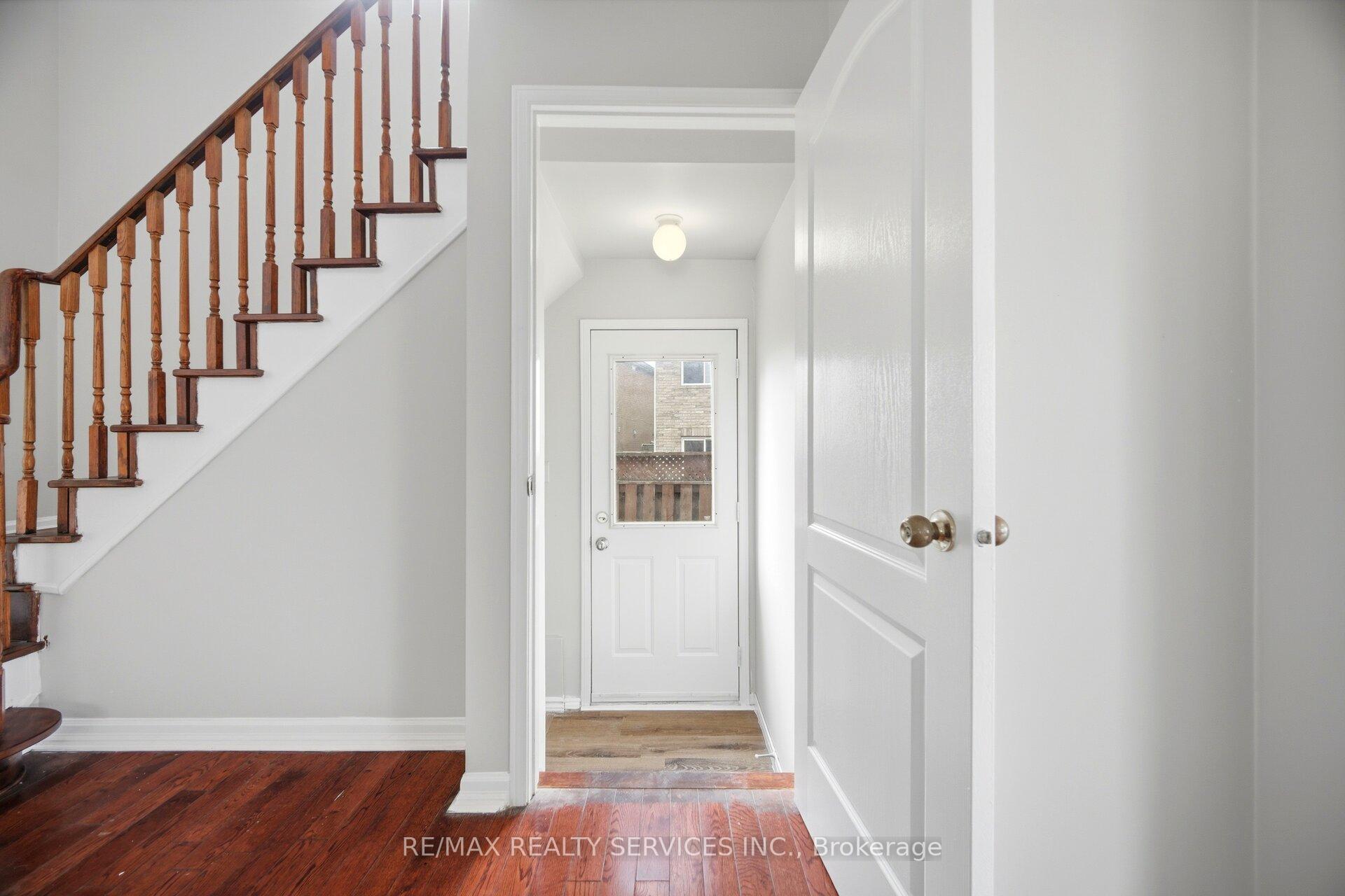 Photo 12 of 249 Sunny Meadow Boulevard, Brampton, Sandringham-Wellington — HOMEH