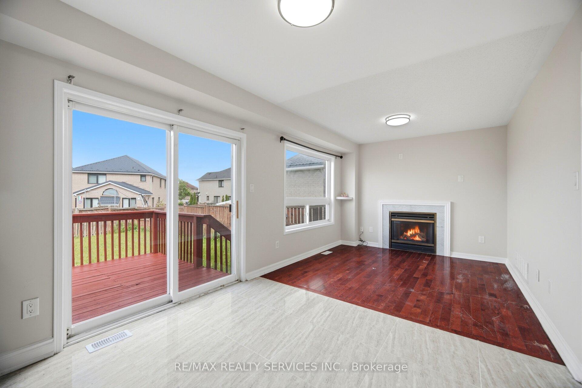 Photo 13 of 249 Sunny Meadow Boulevard, Brampton, Sandringham-Wellington — HOMEH