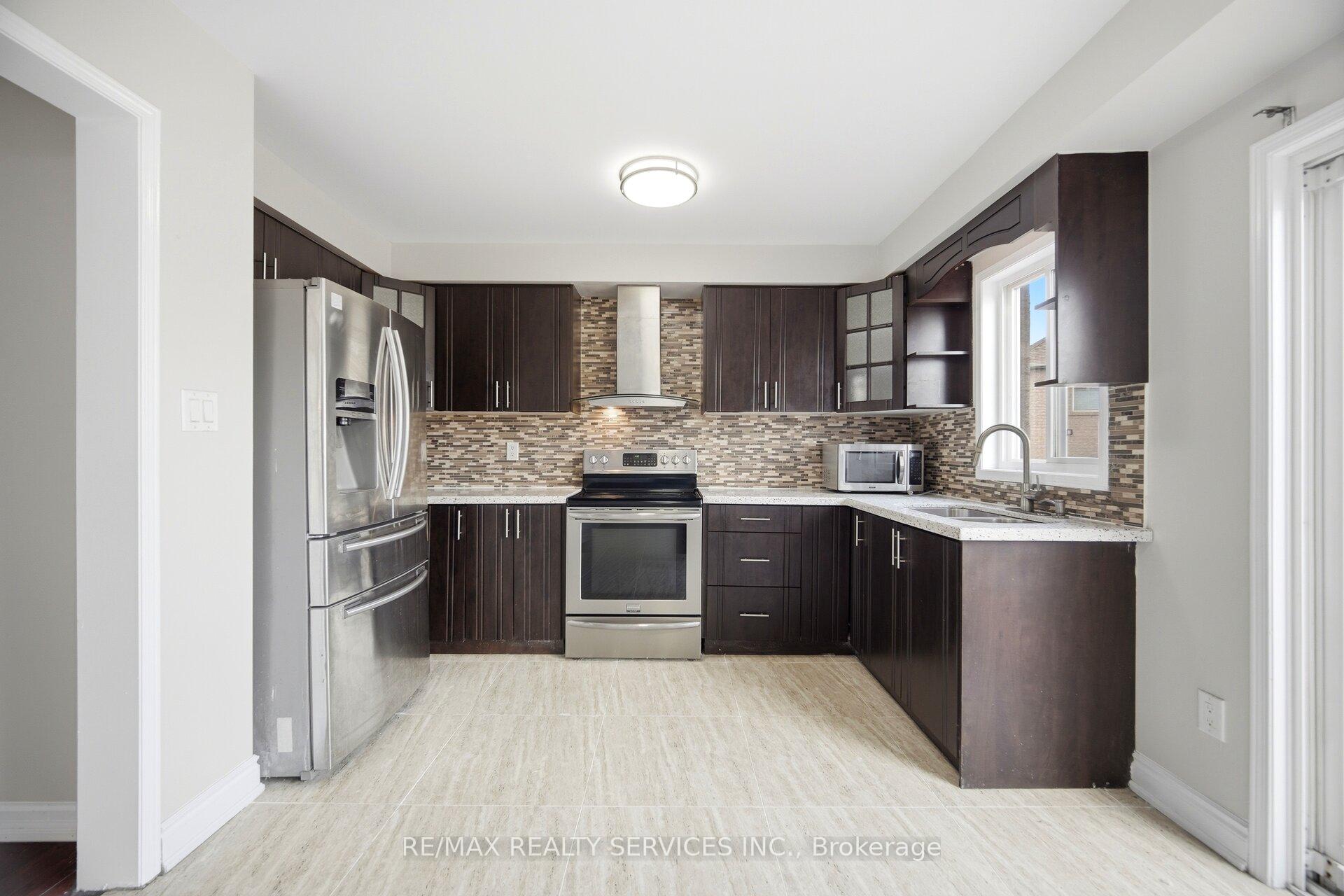 Photo 15 of 249 Sunny Meadow Boulevard, Brampton, Sandringham-Wellington — HOMEH