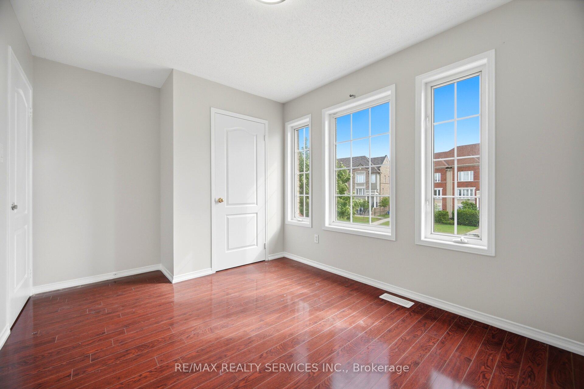 Photo 23 of 249 Sunny Meadow Boulevard, Brampton, Sandringham-Wellington — HOMEH