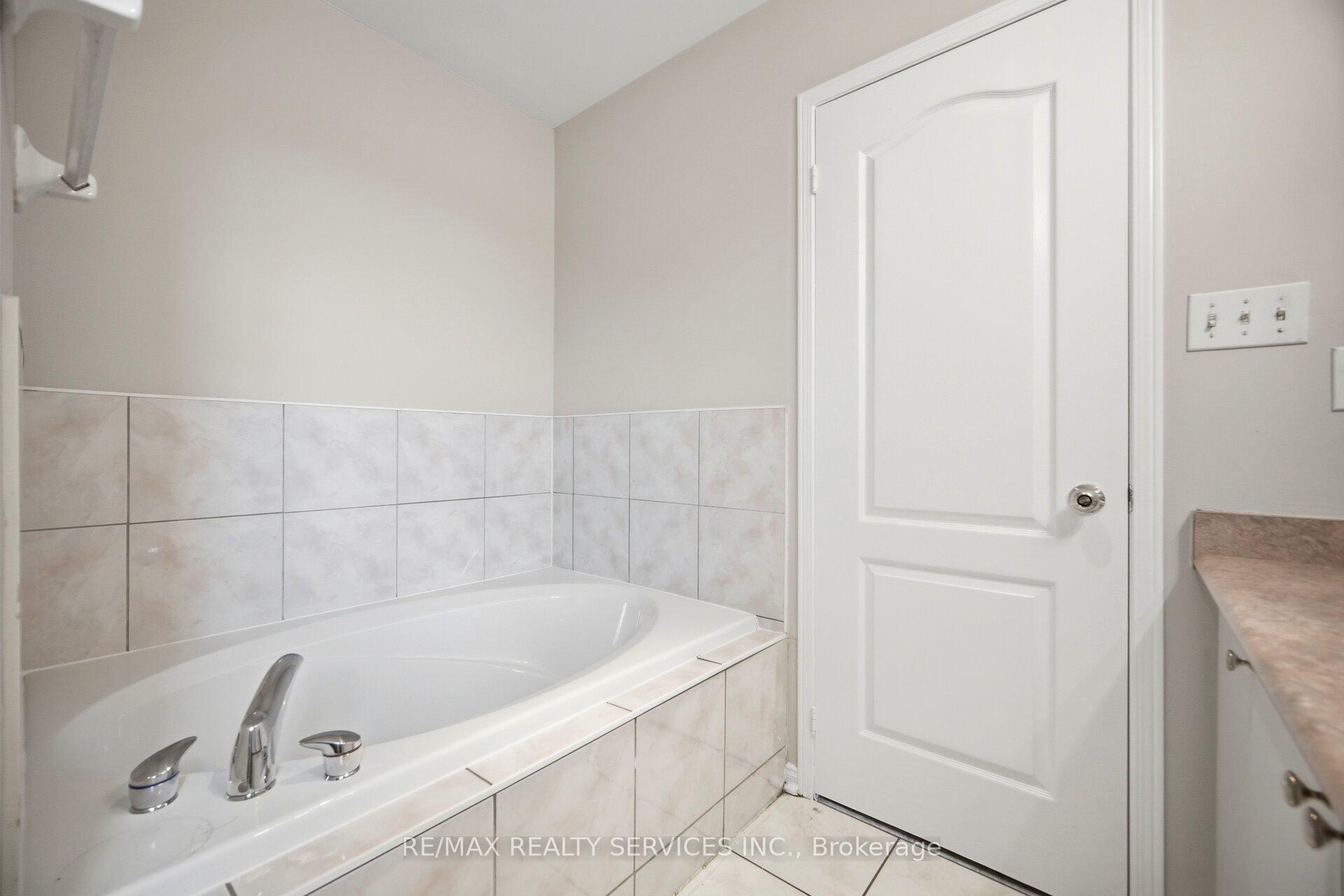 Photo 29 of 249 Sunny Meadow Boulevard, Brampton, Sandringham-Wellington — HOMEH
