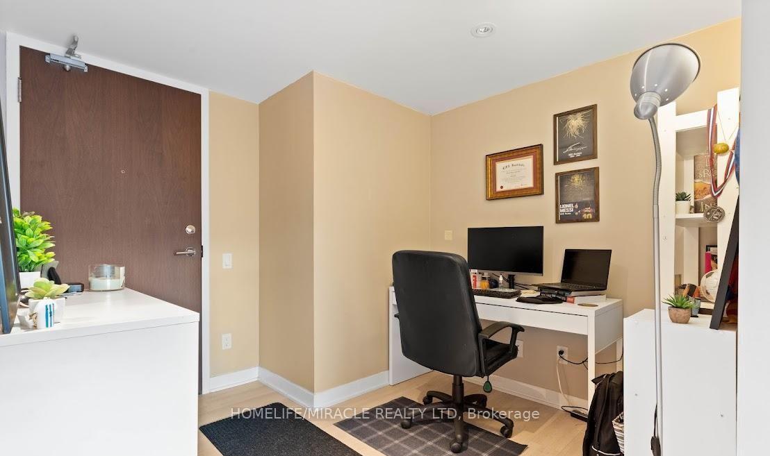 Photo 4 of Unit 1612, 80 Queens Wharf Road, Toronto, Waterfront Communities — HOMEH