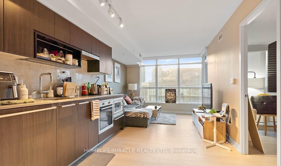 Photo 6 of Unit 1612, 80 Queens Wharf Road, Toronto, Waterfront Communities — HOMEH