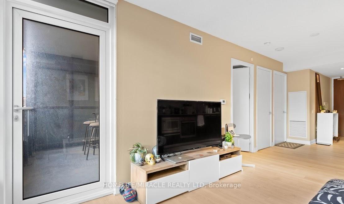 Photo 12 of Unit 1612, 80 Queens Wharf Road, Toronto, Waterfront Communities — HOMEH