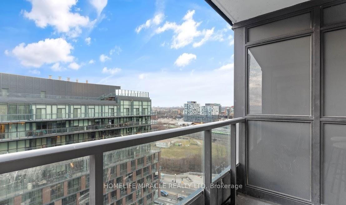 Photo 13 of Unit 1612, 80 Queens Wharf Road, Toronto, Waterfront Communities — HOMEH