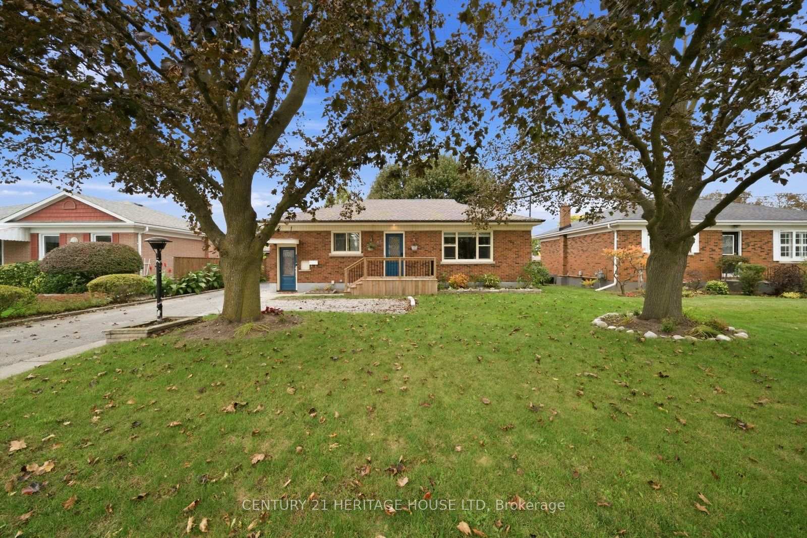 Photo 2 of 83 Fairview Drive, Brantford, Fairview/Greenbrier — HOMEH