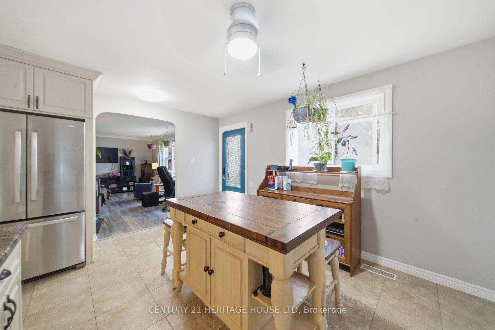 Photo 10 of 83 Fairview Drive, Brantford, Fairview/Greenbrier — HOMEH