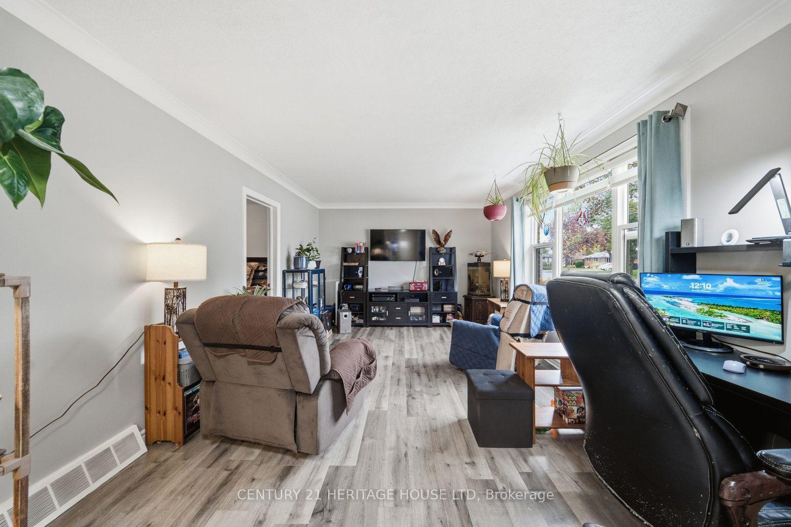 Photo 11 of 83 Fairview Drive, Brantford, Fairview/Greenbrier — HOMEH