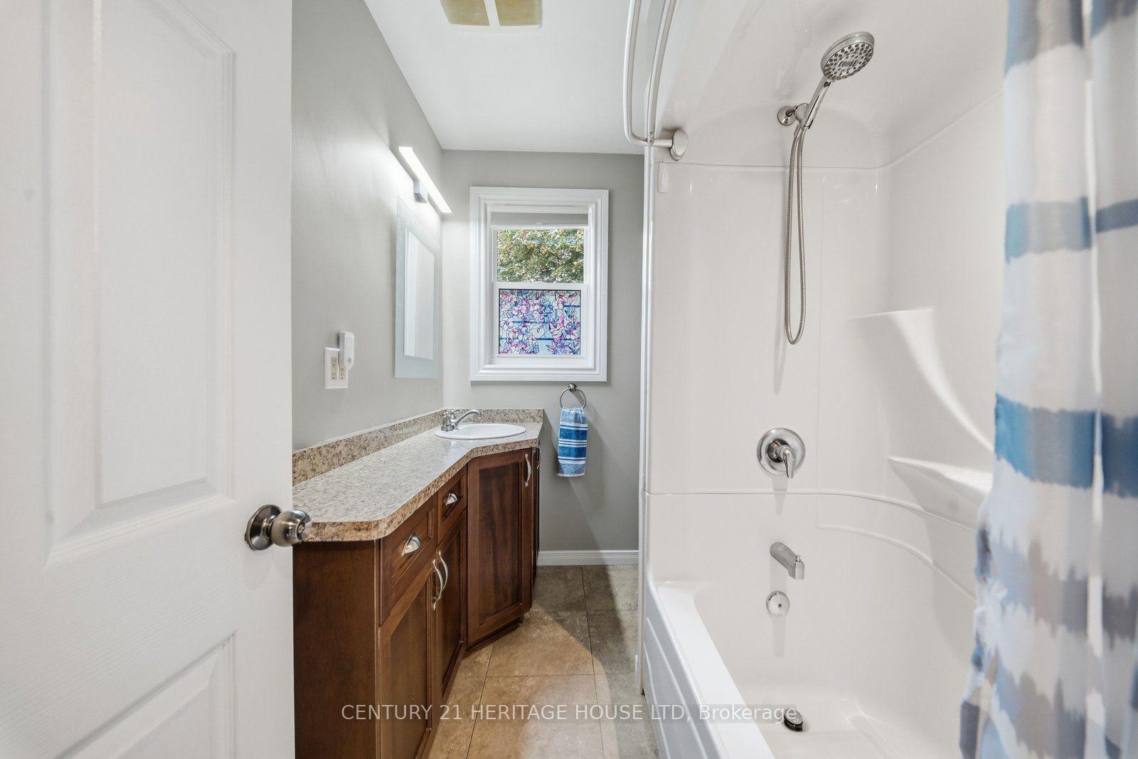 Photo 15 of 83 Fairview Drive, Brantford, Fairview/Greenbrier — HOMEH