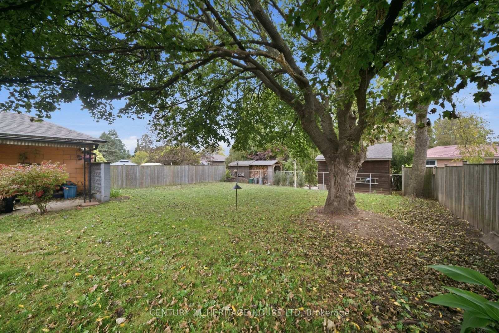 Photo 23 of 83 Fairview Drive, Brantford, Fairview/Greenbrier — HOMEH