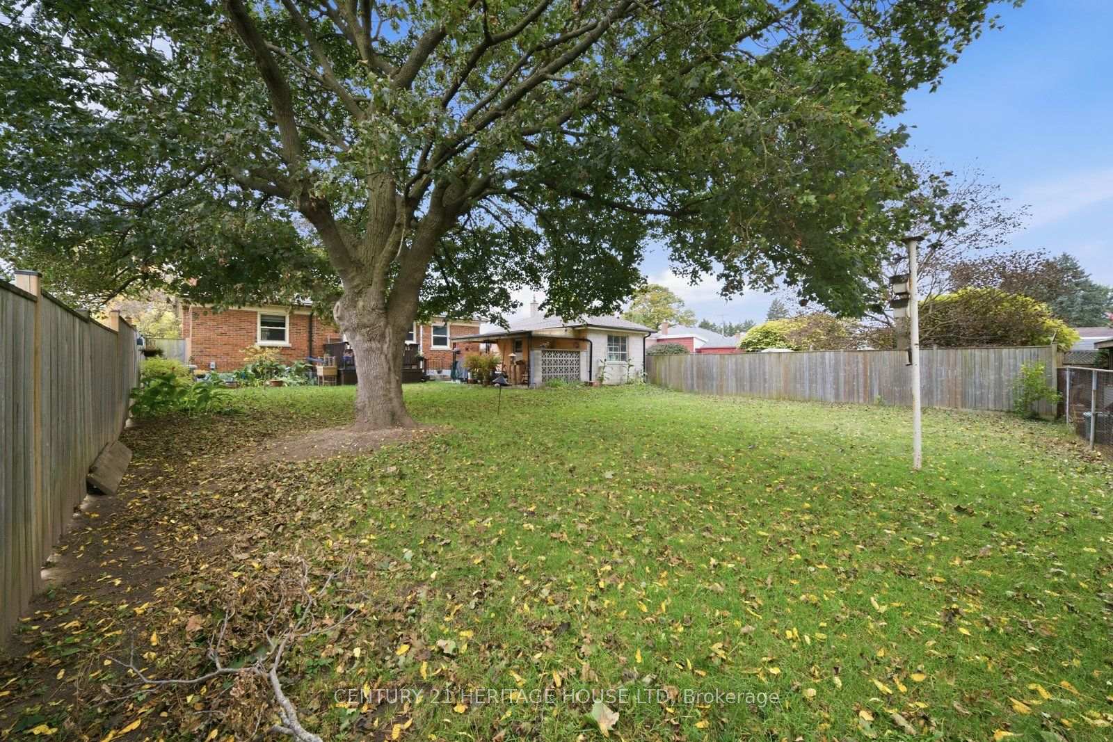 Photo 24 of 83 Fairview Drive, Brantford, Fairview/Greenbrier — HOMEH