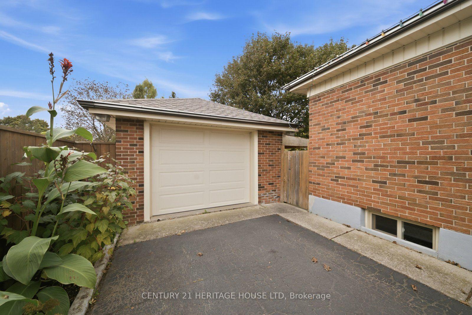 Photo 32 of 83 Fairview Drive, Brantford, Fairview/Greenbrier — HOMEH