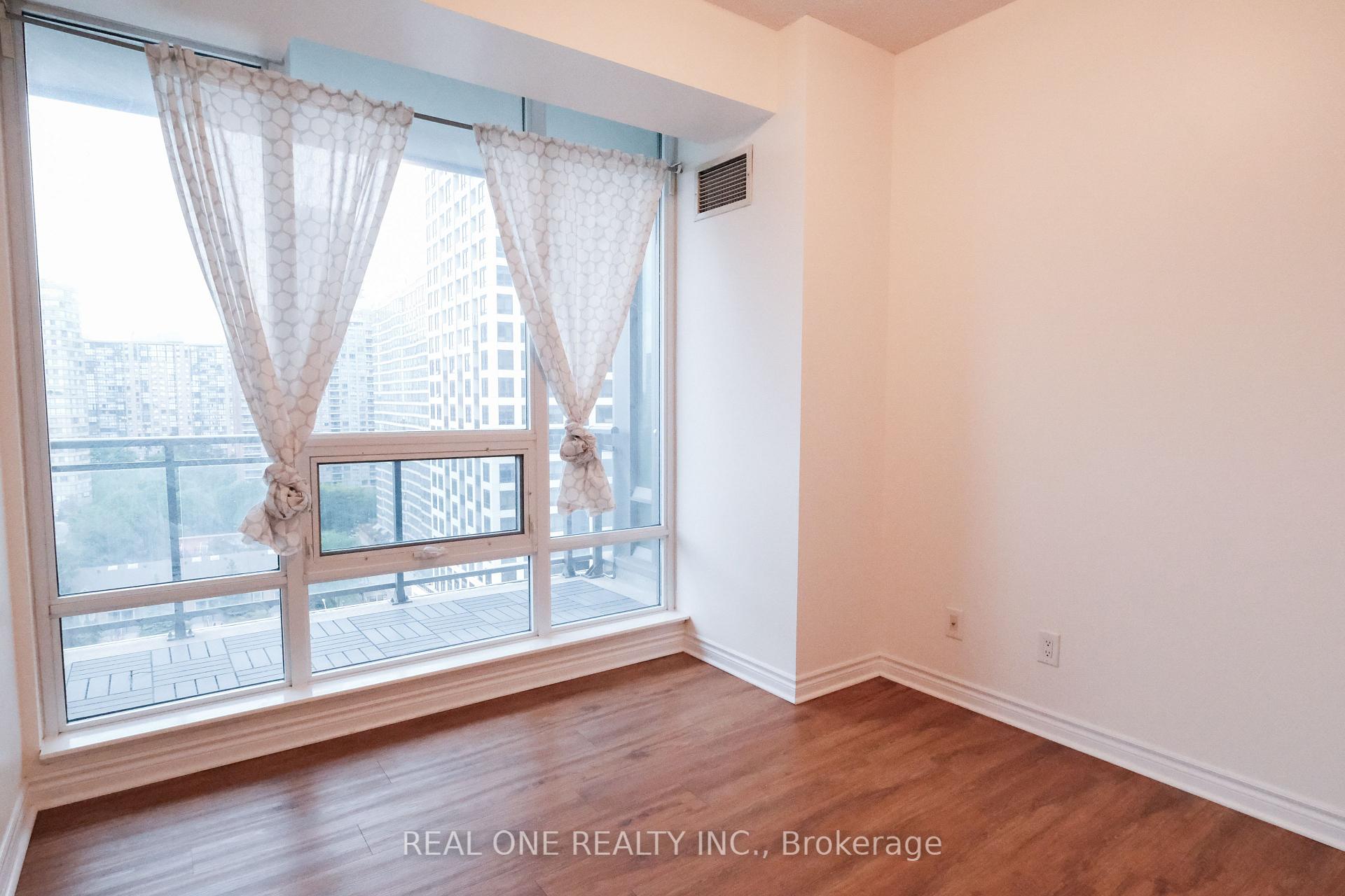 Photo 10 of Unit 1608, 3525 Kariya Drive, Mississauga, City Centre — HOMEH