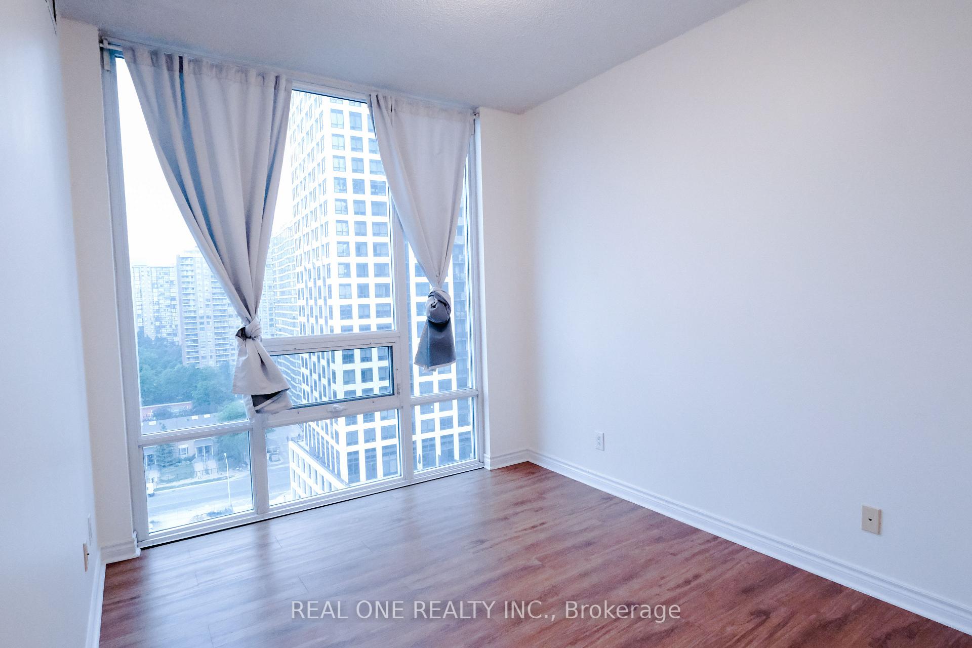 Photo 11 of Unit 1608, 3525 Kariya Drive, Mississauga, City Centre — HOMEH