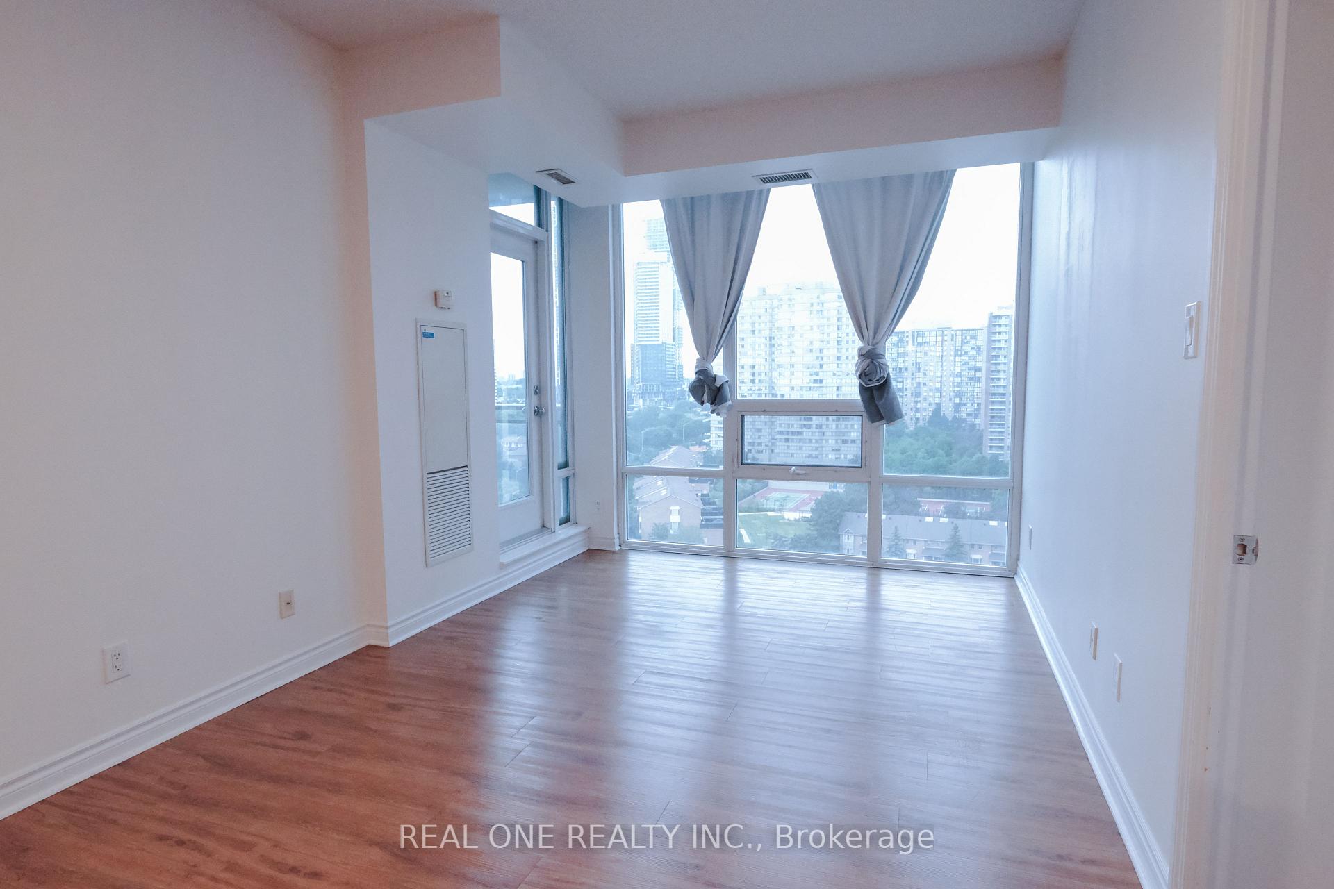 Photo 13 of Unit 1608, 3525 Kariya Drive, Mississauga, City Centre — HOMEH