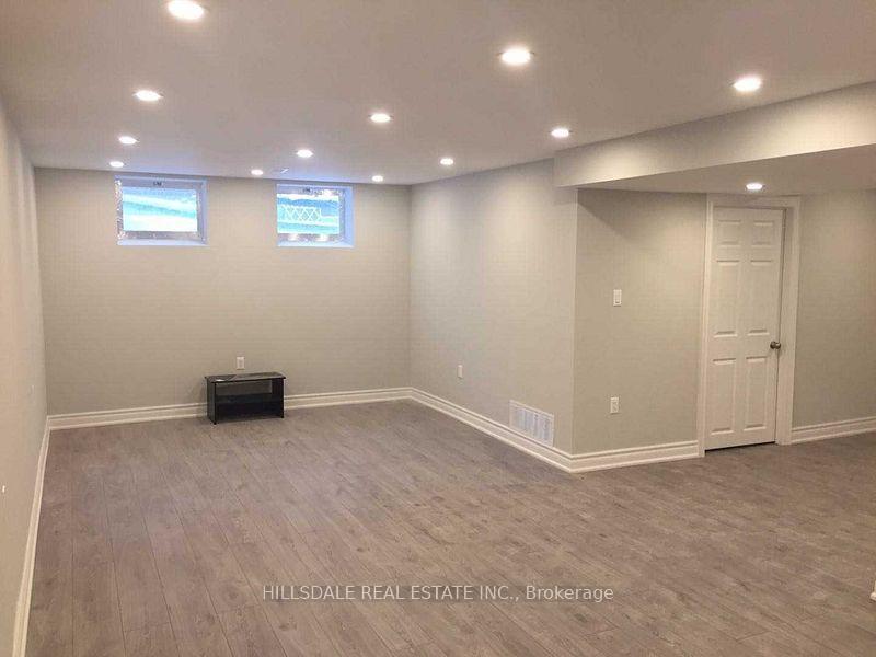 Photo 4 of 49 Walkerton Drive, Markham, Bullock — HOMEH