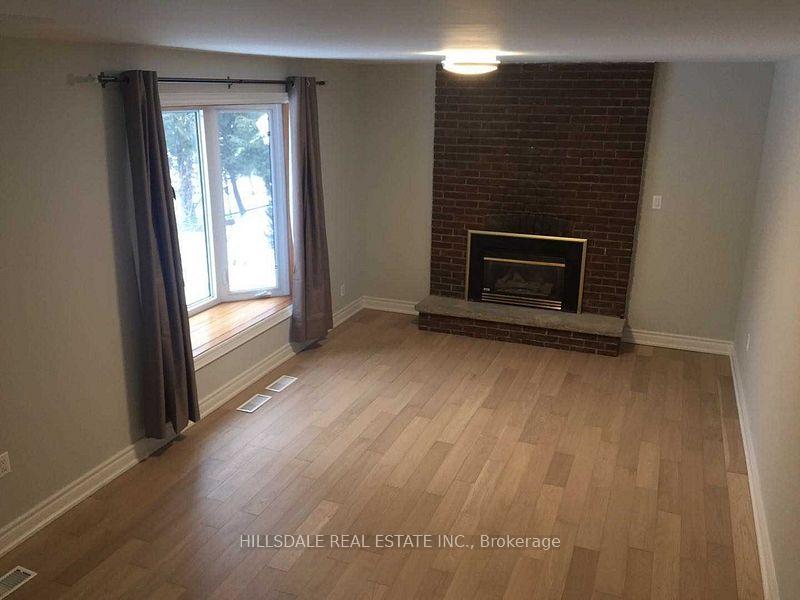 Photo 9 of 49 Walkerton Drive, Markham, Bullock — HOMEH