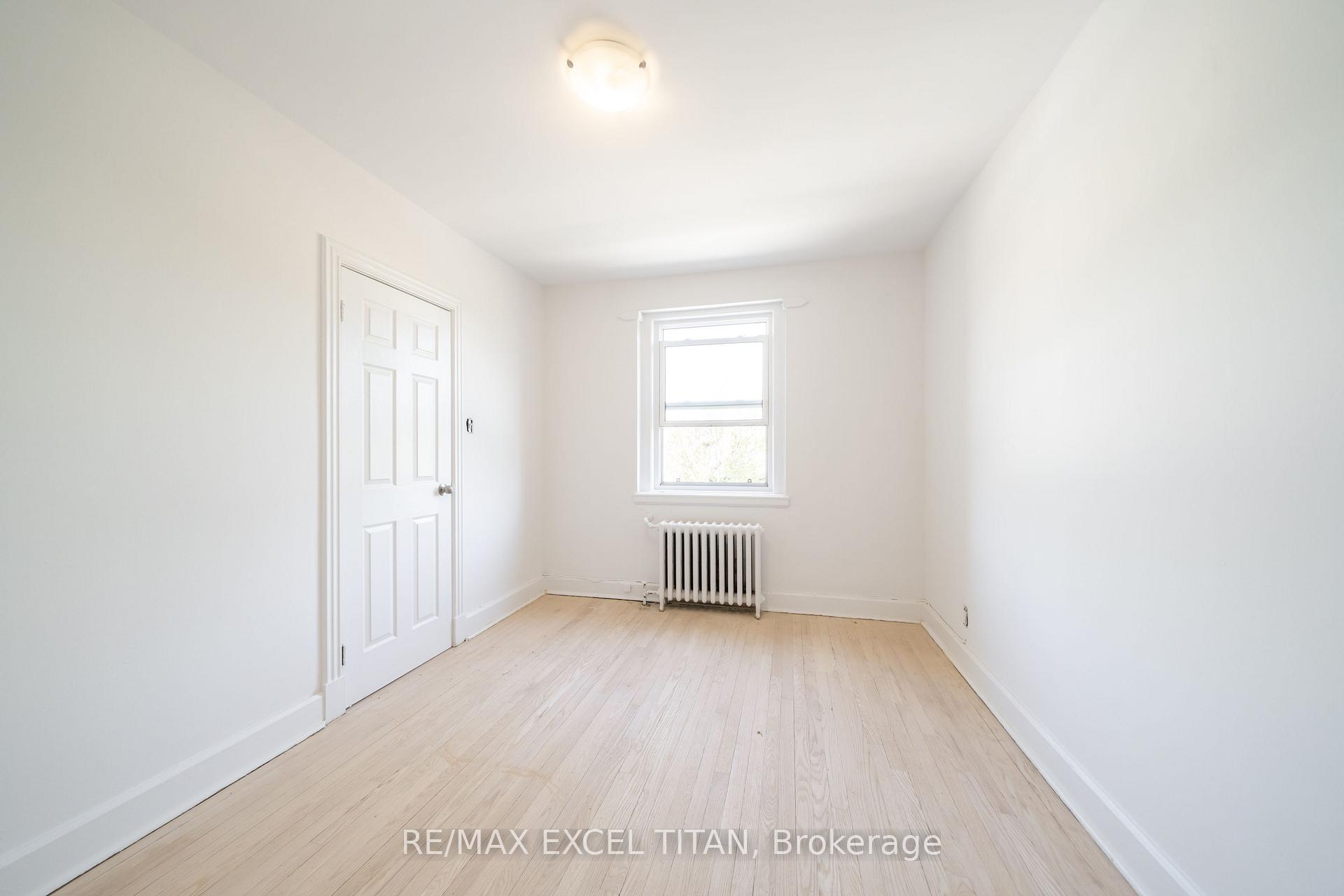 Photo 5 of Unit 43, 1 Mallory Gardens, Toronto, Yonge-St. Clair — HOMEH