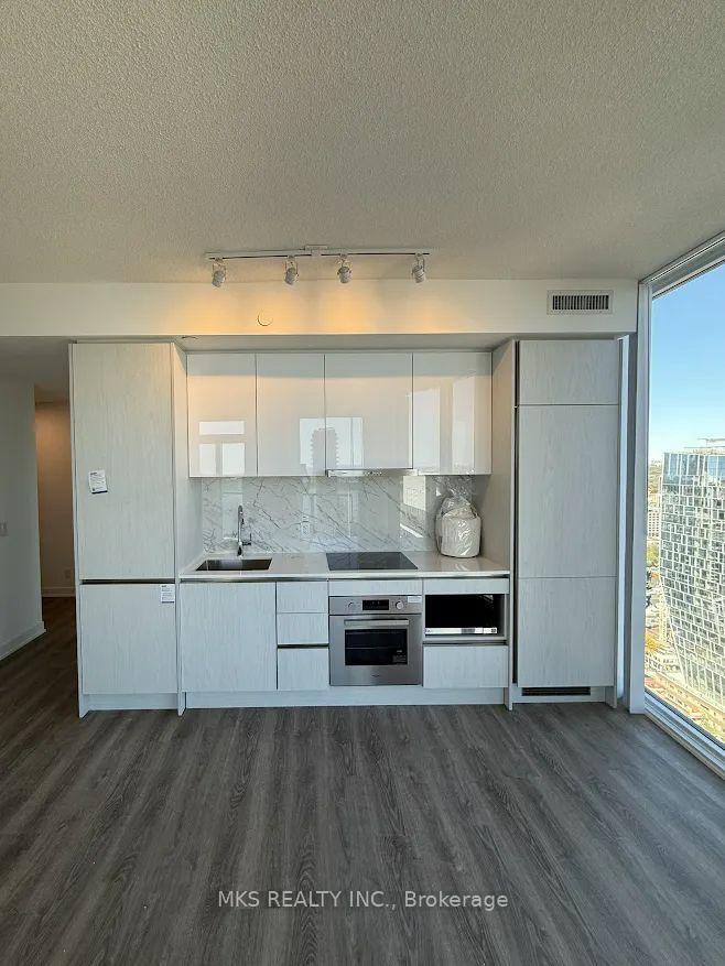 Photo 3 of Unit 3906, 180 Front Street E, Toronto, Moss Park — HOMEH