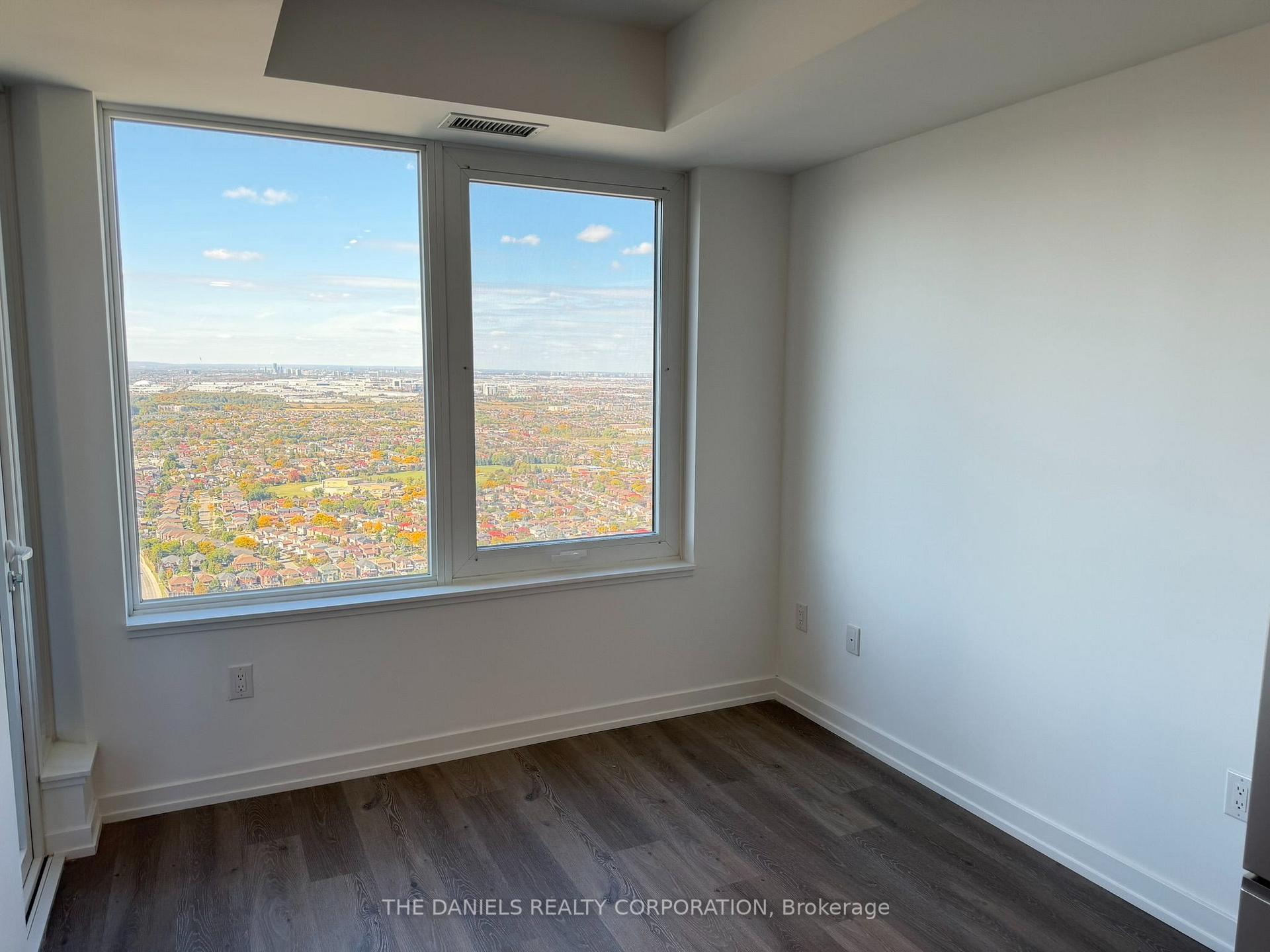 Photo 8 of Unit 4601, 395 Square One Drive, Mississauga, City Centre — HOMEH