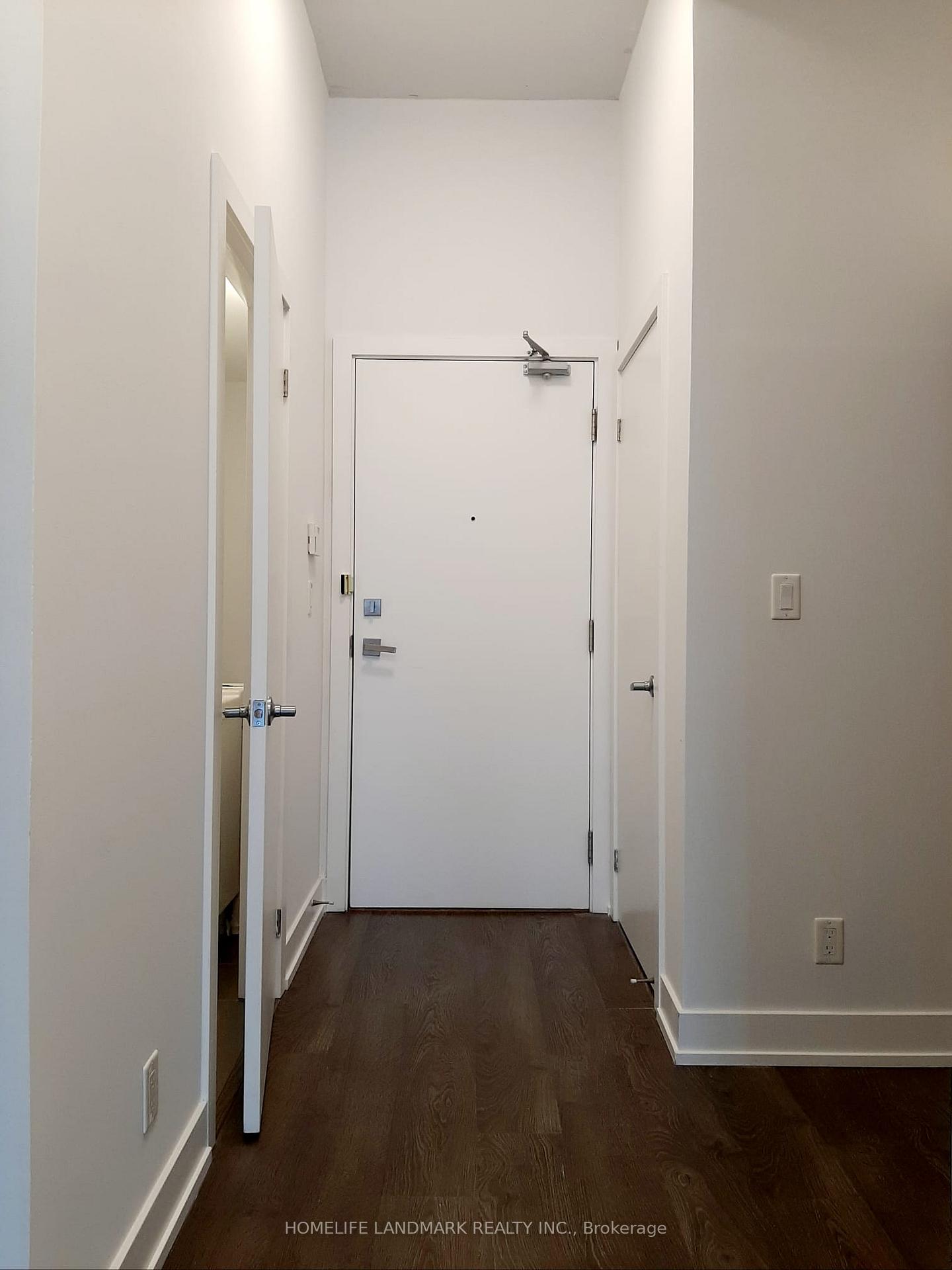 Photo 5 of Unit 1011, 75 The Donway, North York, Banbury-Don Mills — HOMEH